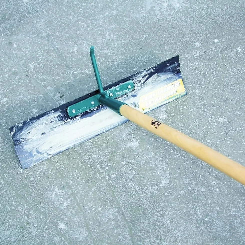 Leborgne Épandeur à Béton Batipro 50 cm Manche Bois PEFC Lame Acier Trempé