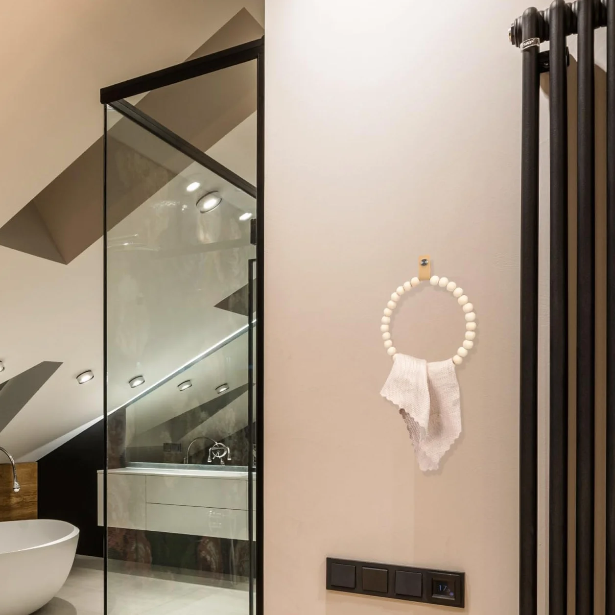 Hemobllo Porte Serviette Mural Bohème, Anneau Support Serviette en Perles de Bois Naturel pour Salle de Bain