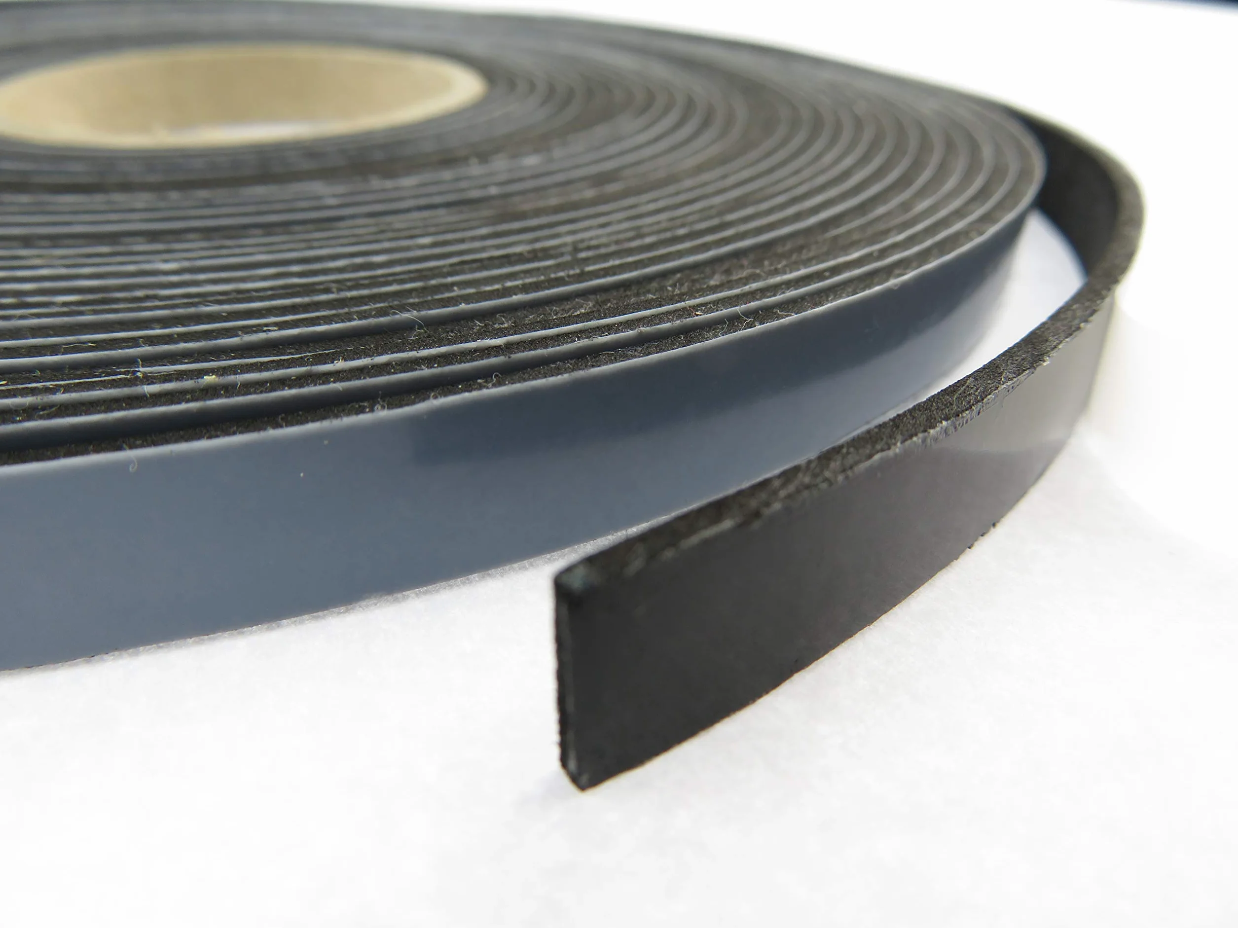 EPDM Mousse noire autocollant 10 m rouleau 6 mm x 2 mm