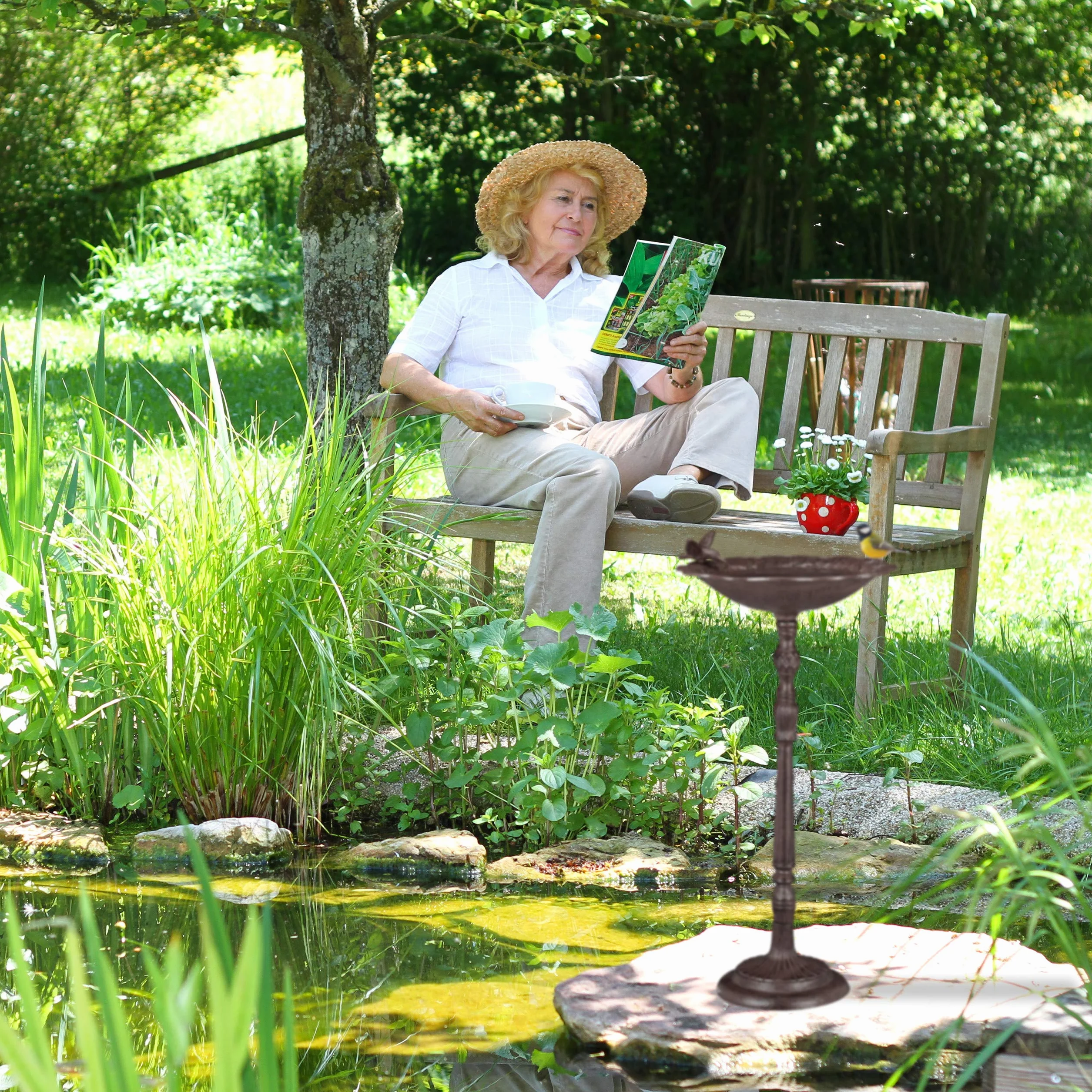 Relaxdays Abreuvoir en Fonte sur Pied pour Oiseaux Sauvages 74,5 cm Brun