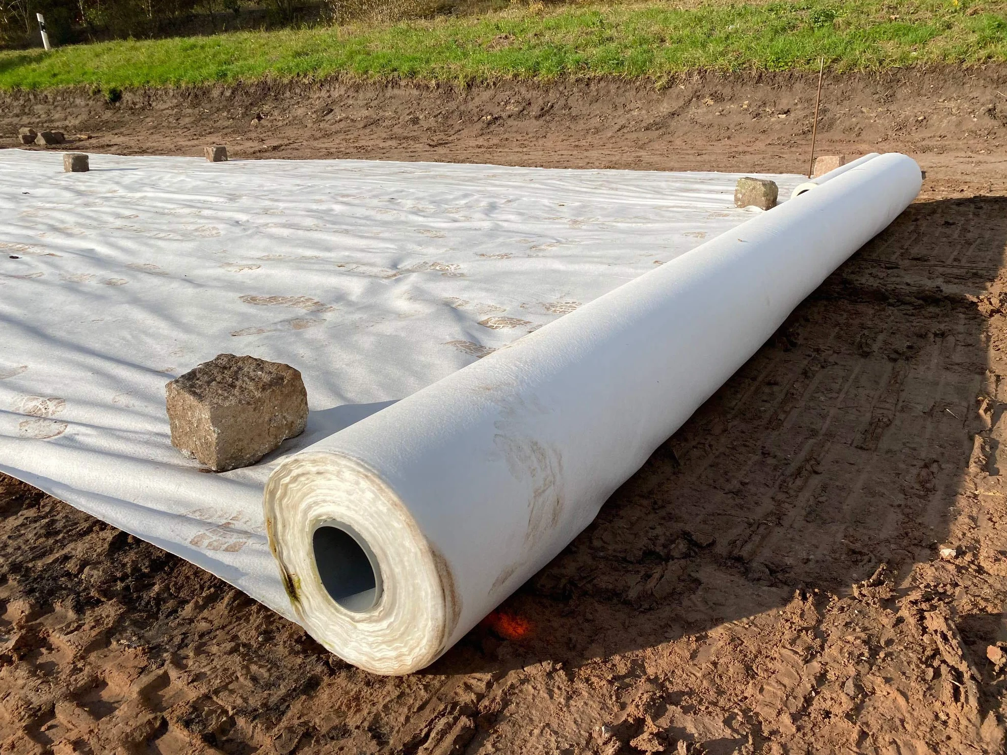 Non-tissé de drainage filtrant 300 g/m² 50 m² 2m x 25m