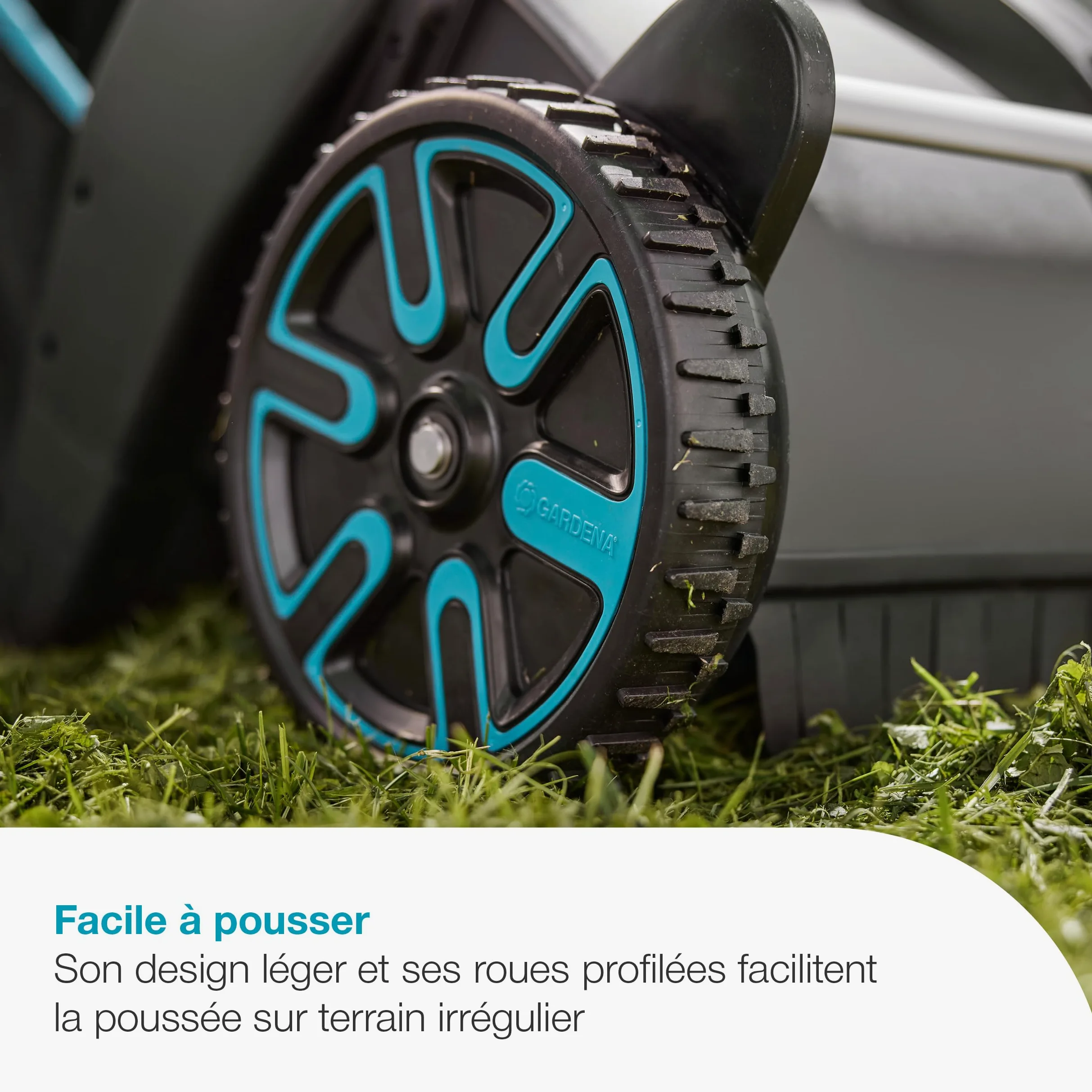 Gardena Collecteur de Feuilles et de pelouse pour pelouses et patios Aides de Jardin: Convient Aussi Bien aux pelouses qu'aux patios, Changement Facile des brosses (3566-20)
