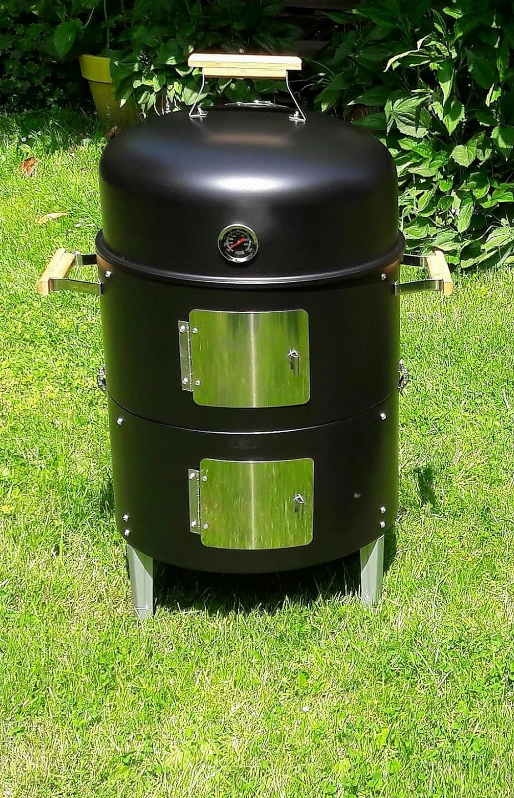 Barbecue fumoir de 17-1/2" avec couvercle, thermomètre intégré, aération et portes d'accès, deux couches, barbecue multifonction avec 3 poignées en bambou, idéal pour les fêtes, le camping