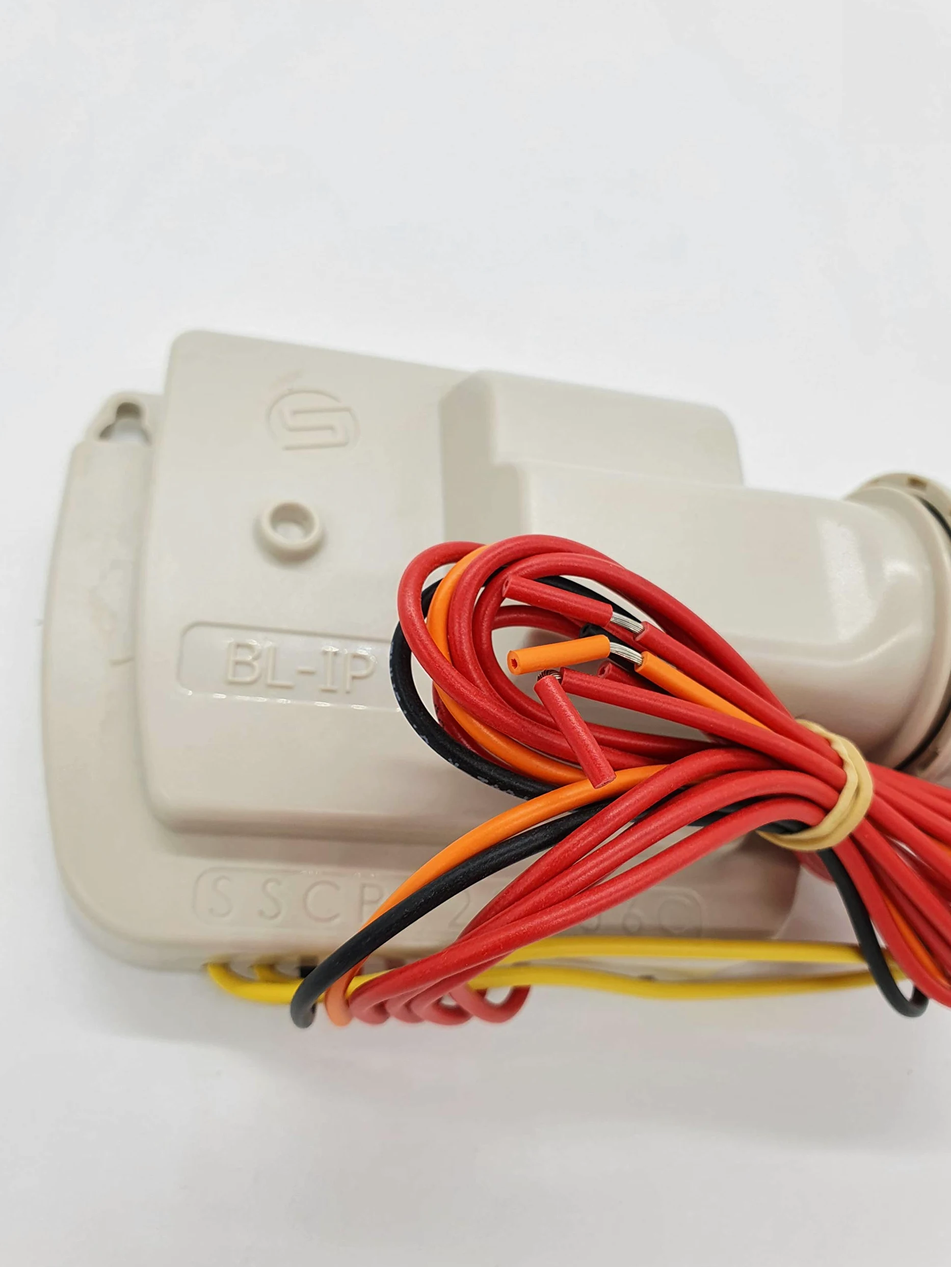 Programmateur d'arrosage à piles 9 V, modèle BL IP4, avec connexion Bluetooth, portée jusqu'à 10 mètres, étanche pour 4 saisons, blanc, 14 x 9 x 5,5 cm (référence : Solem BL-IP4)