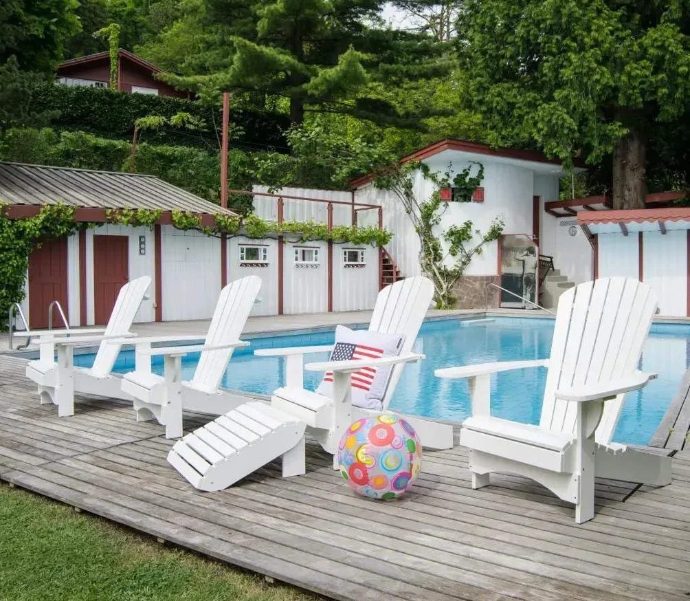 Original Dream-Chairs since 2007 Le luxueux repose-pieds Adirondack « Comfort » en blanc peut être utilisé dans 2 positions. Le repose-pieds peut également être utilisé comme table d'appoint