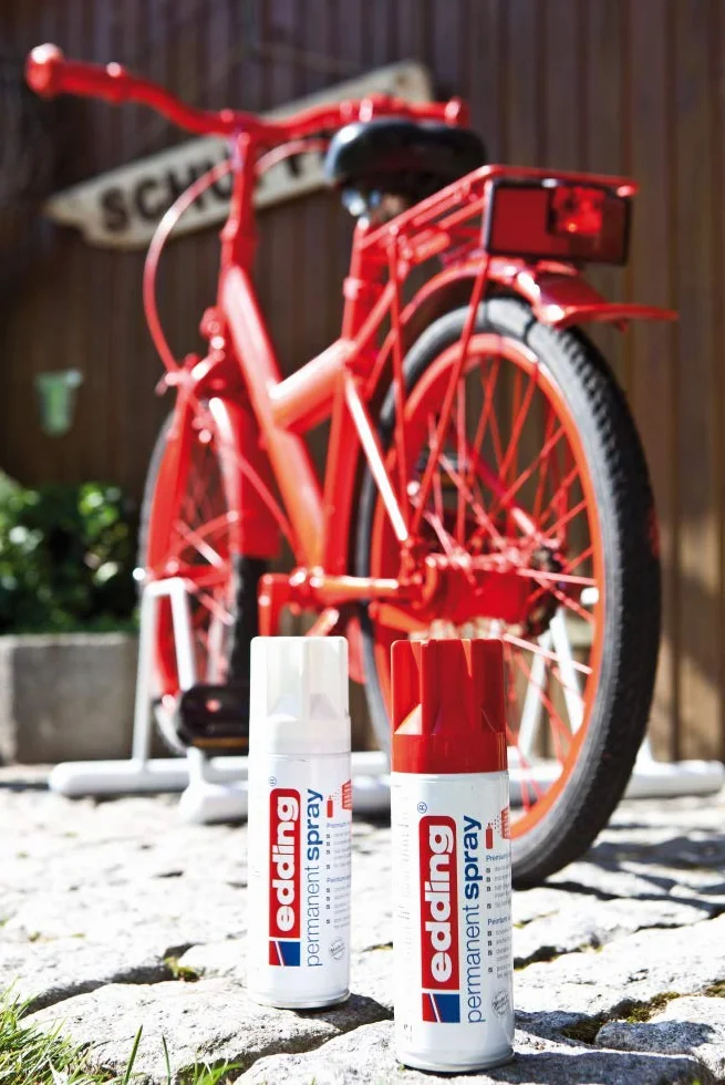 Edding 5200 Permanent Spray Traffic Red Glossy 200 ml Acrylic Paint for Glass Metal Wood Ceramic Plastic Canvas