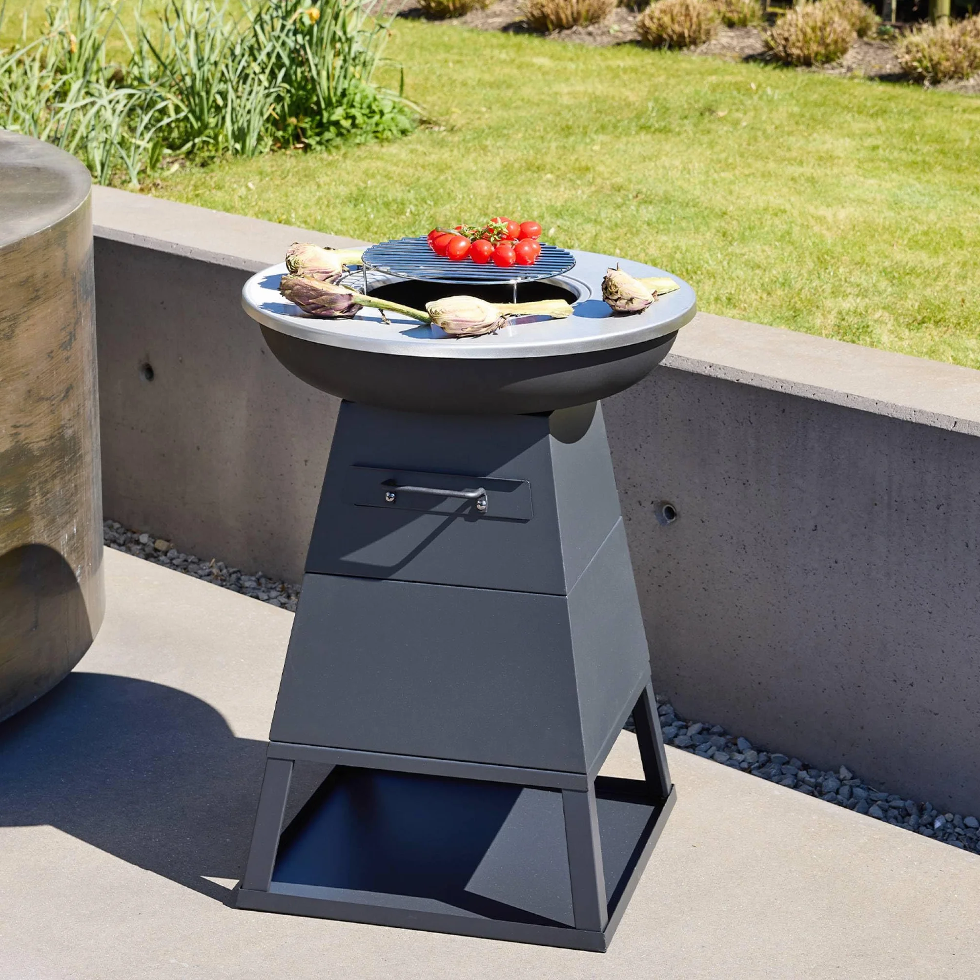 Sweeek Izalco Brasero Barbecue Ø59cm Noir Grille Cuisson Rangement