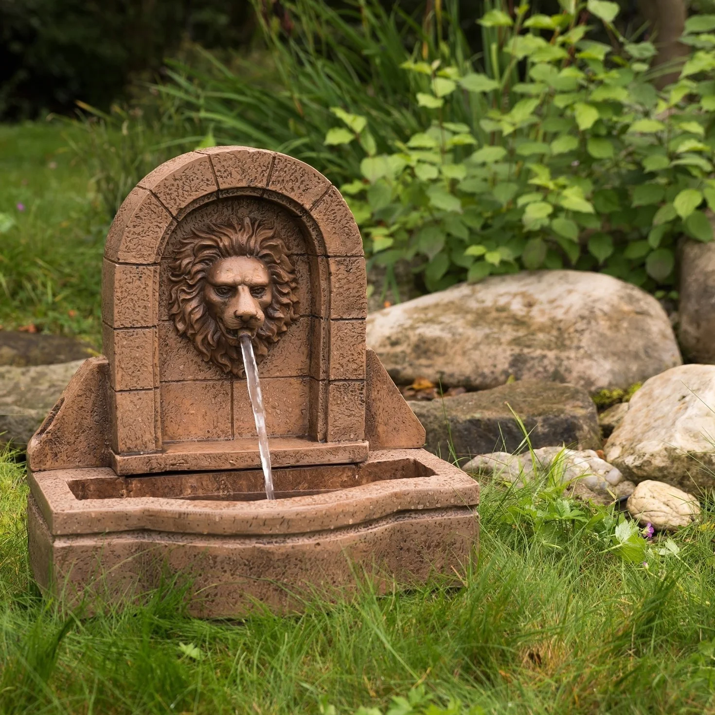 STILISTA Leon Fontaine de Jardin avec Tête de Lion 50 x 54 x 29 cm Pompe Comprise