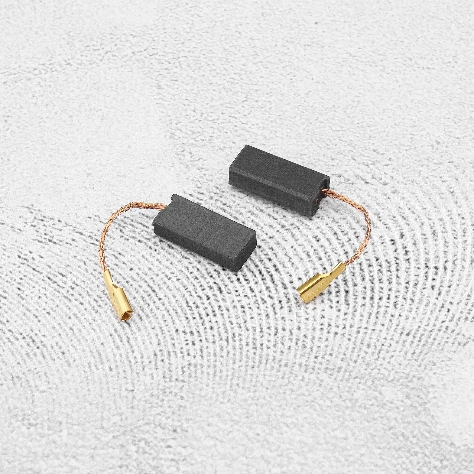Balais de Charbon Compatible Bosch GWS 7 125 Meuleuse 5x8x18mm Lot de 4