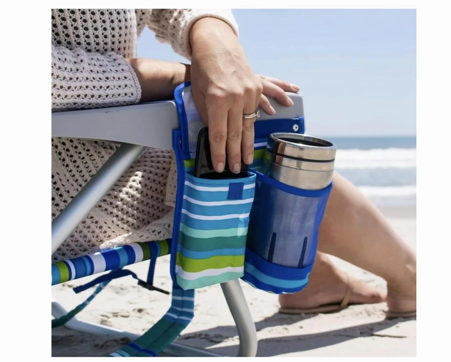 Tommy Bahama Lot de 2 chaises de Plage à 5 Positions, Pochette Cargo Isotherme à Fermeture éclair, Porte-gobelets et téléphone Portable, Barre de Serviette, Oreiller pour Plus de Confort, capacité de