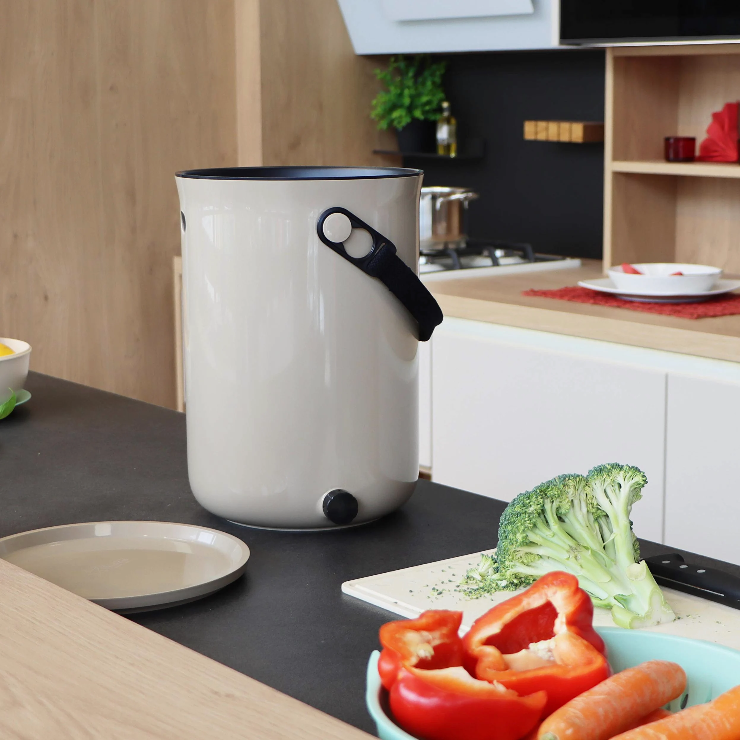 Lot de 2 seaux Bokashi Organko 2 Blanc (9,6L) | Composteur Organique avec compacteur + 1 kg d'Activateur EM-1 de Fermentation fabriqué en France