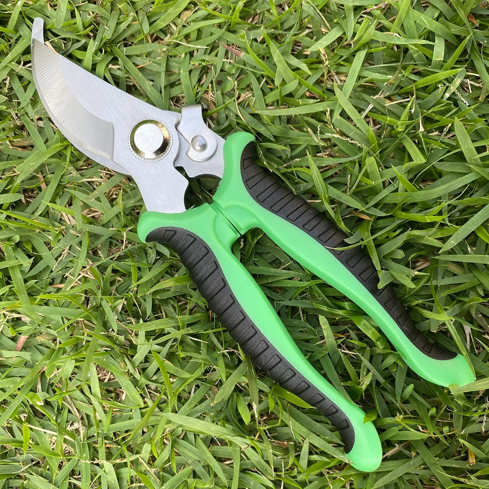 Newaner Ciseaux de jardin antidérapants avec poignée de verrouillage - Peut couper les fleurs et les branches des plantes de jardin - Sécateur de rosier - Réparation du rotin - Sécateur de jardin