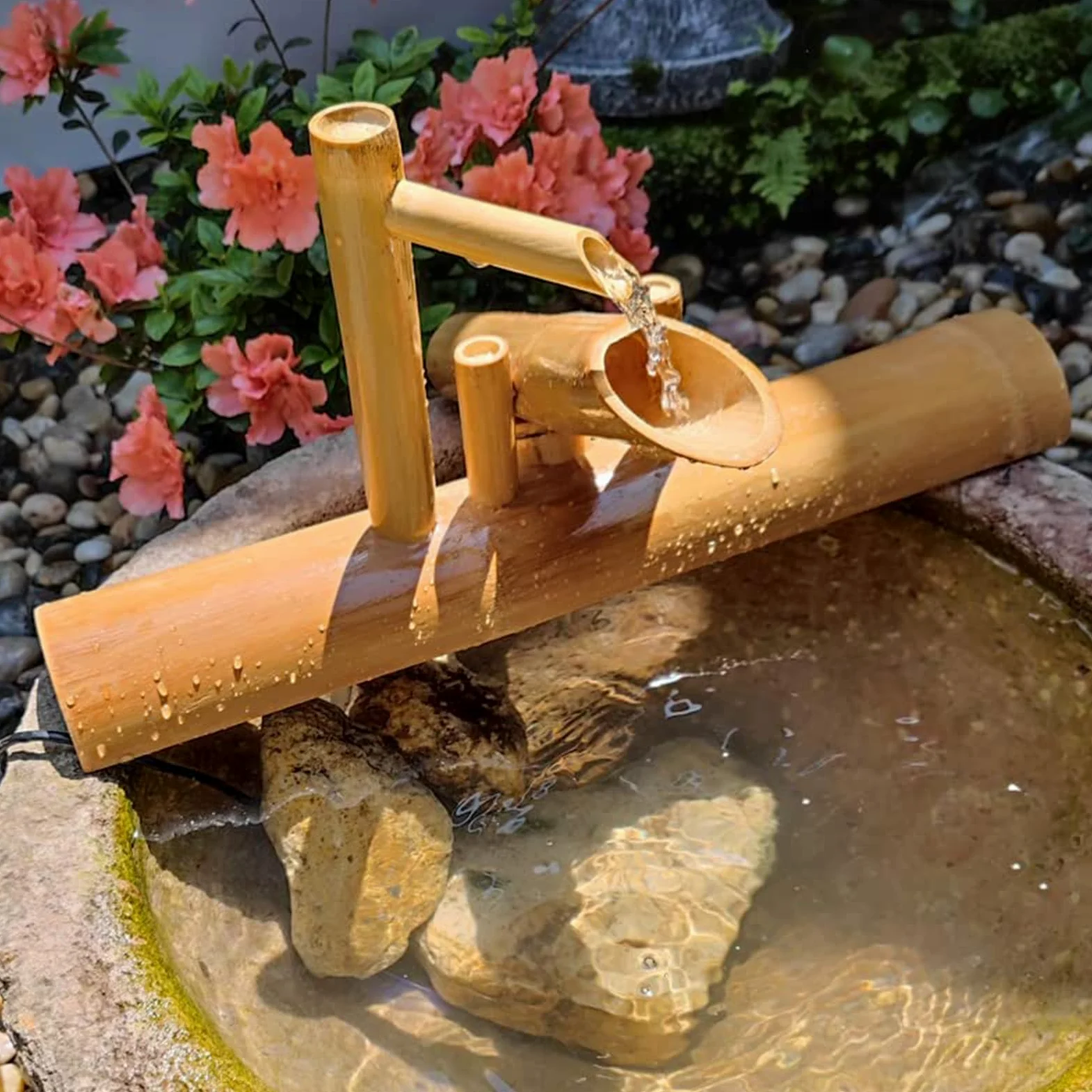 Fontaine d'extérieur Solaire - Fontaine Zen en Bambou avec Pompe, Panneau Solaire 6 W, Filtre à Eau et Tuyau de 2 m - Idéale for la pelouse, Le Jardin et la décoration de la Cour(35cm)