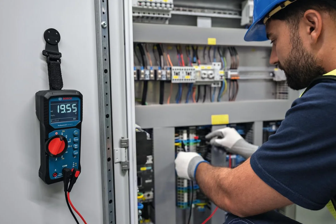 Bosch Professional Multimètre Numérique GDM 600-15 True RMS LCD Inversé Mesure Fréquence Continuité Résistance Capacité