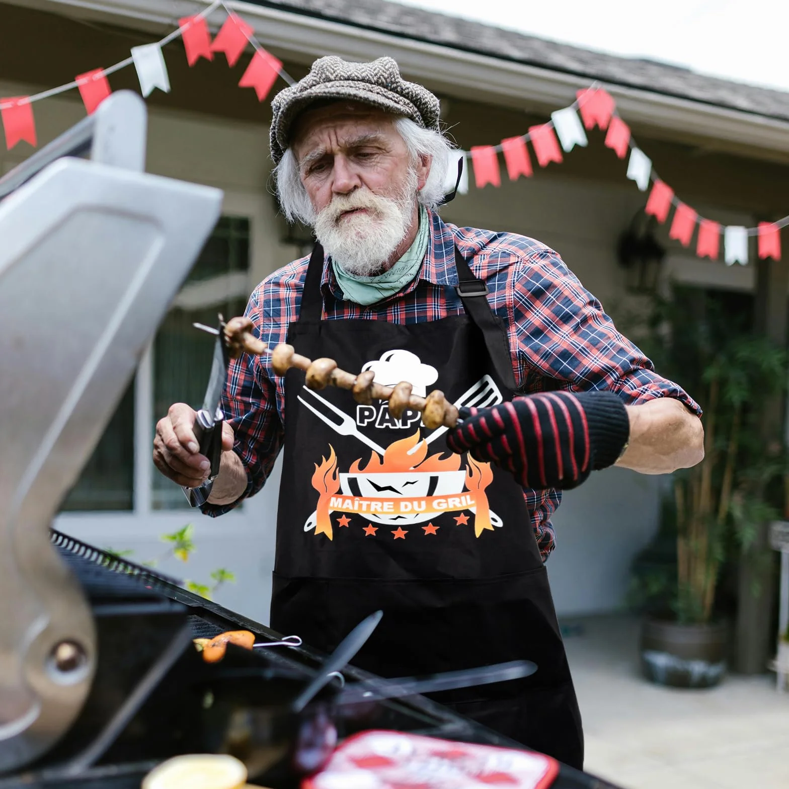 Tablier Barbecue Homme Cadeau Fete Des Peres Tablier Cuisine Homme Humour Cadeau Anniversaire tablier Papa Barbecue Chef Humoristique Accessoire Avec 3 Poches Pour BBQ Fête Noël