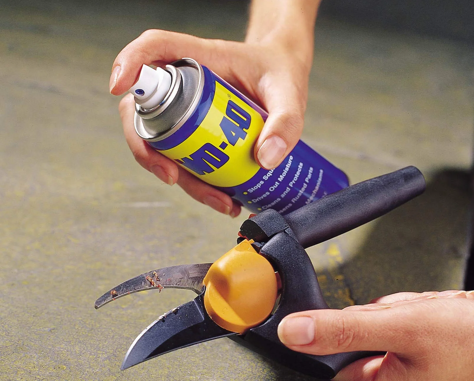 WD-40 Aérosol Multifonction Classique 400 ml Sans Silicone Non Conducteur