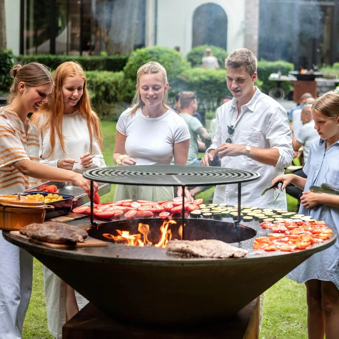 Bois de Chauffage Chêne Sec 10 kg Bûches 25 cm Cheminée Brasero Barbecue avec Allume-Feux