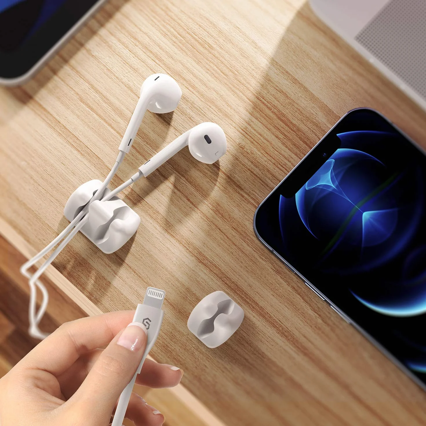 Syncwire Lot de 5 Clips Câble Organisateur Bureau Silicone Fixe Câble Adhésif Blanc