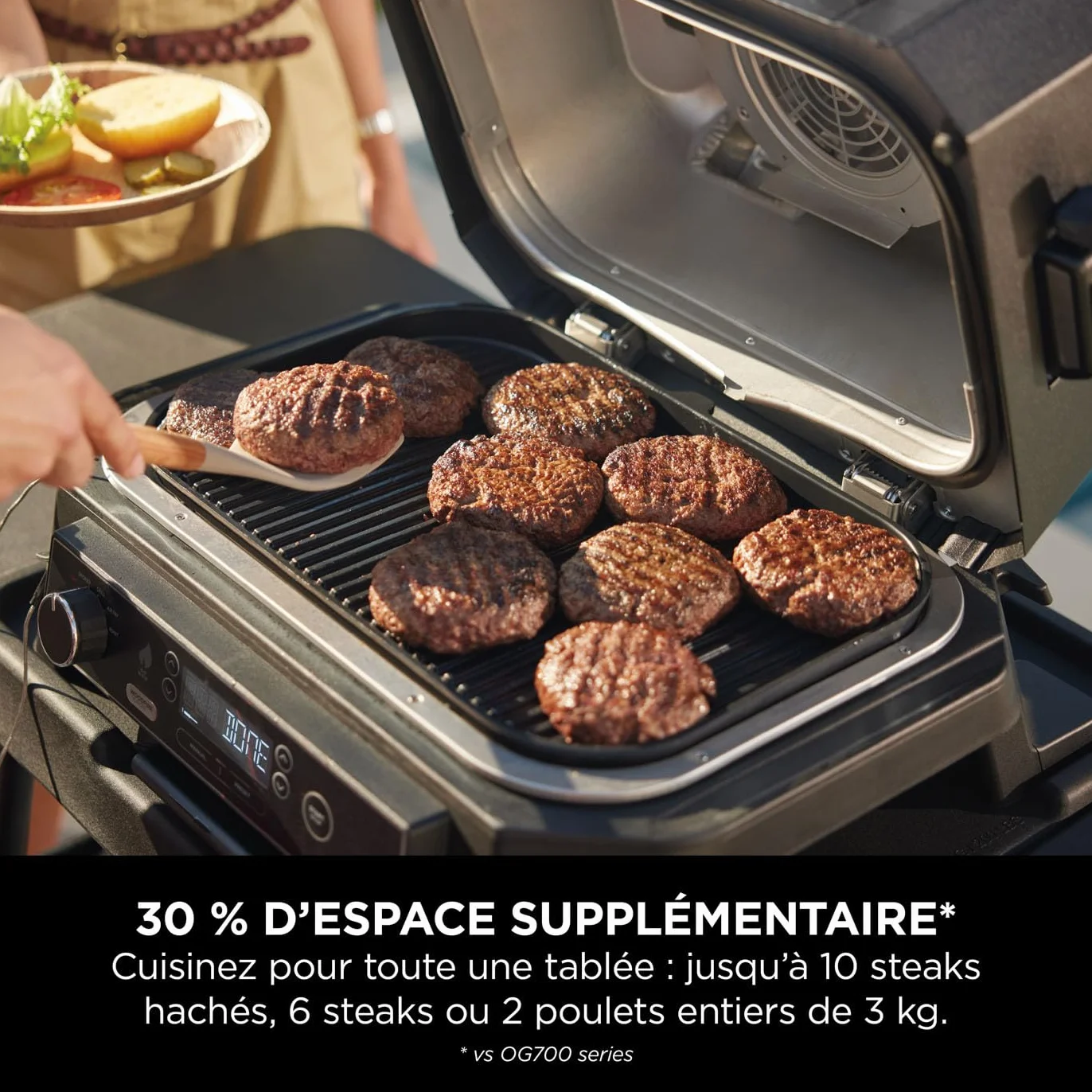 Ninja Woodfire Barbecue électrique et fumoir Pro XL 4-en-1 avec thermomètre, Air fryer d'extérieur, Smart Cook, granulés Woodfire, portatif, gris/noir OG850EU