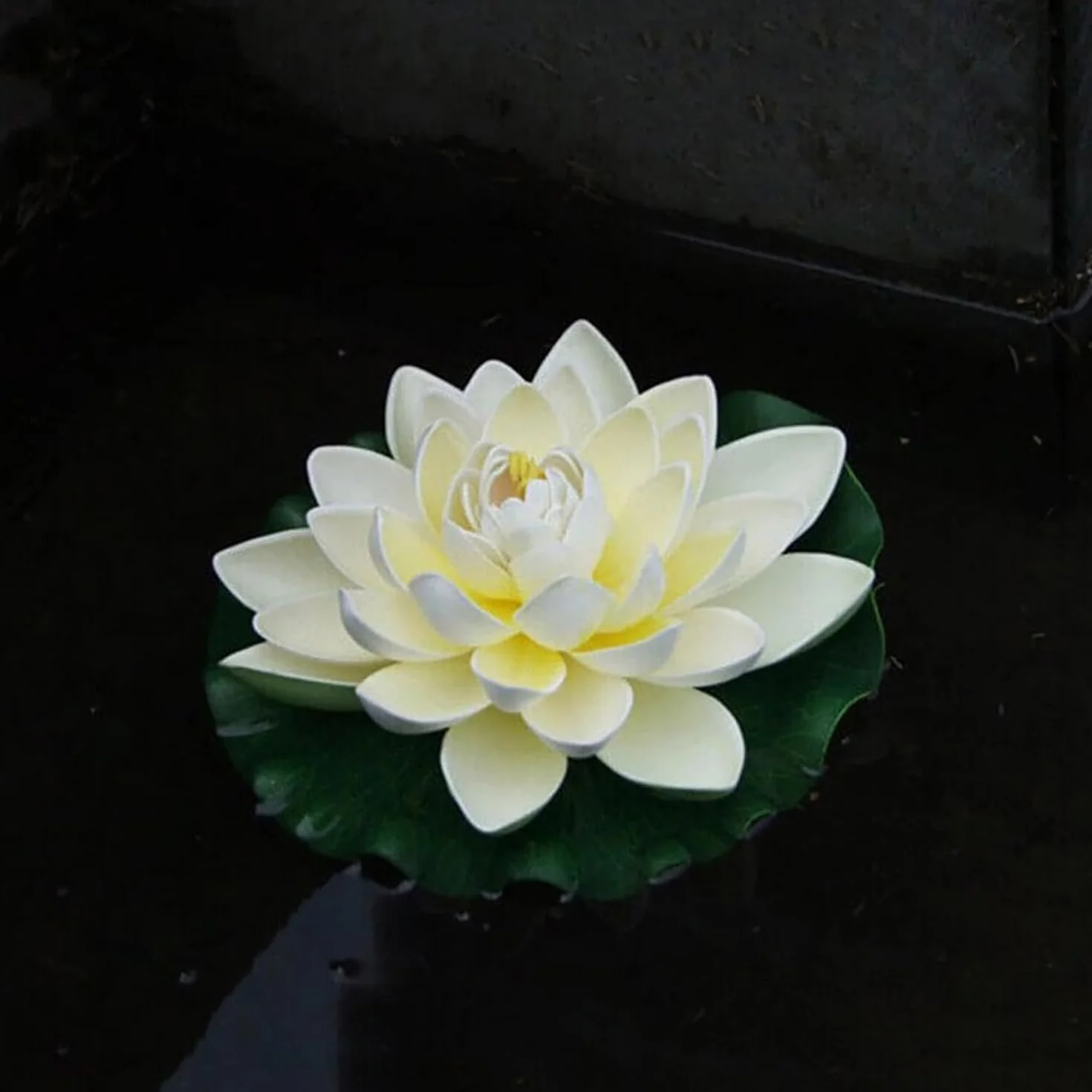 14 Pièces Nénuphar Flottant Fleurs Artificielles, Fleur de Nénuphar de Lotus avec Libellule Grenouille Artificielle Nenuphar Flottant Lotus pour Jardin, Aquarium, Etang de Jardin Décor