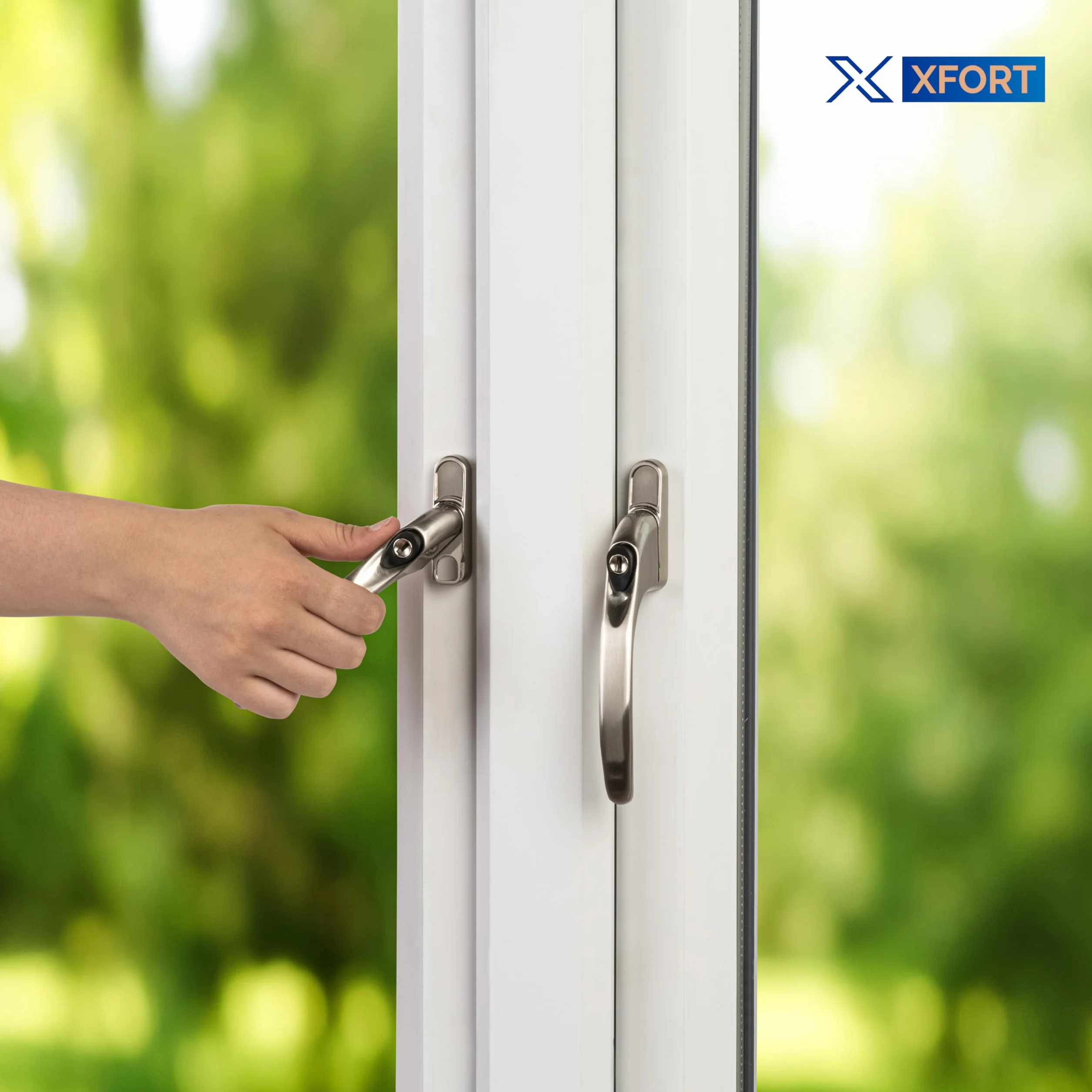 XFORT Kit D'Installation Poignée De Fenêtre Droite À Clé Chrome Satiné Poignée De Rechange Pour Fenêtre PVC-U Verrouillable Universelle