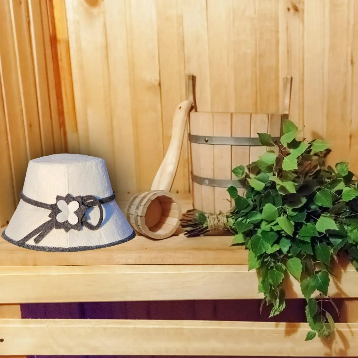 Chapeau de Sauna pour Femme en Feutre de Laine 100% avec Broderie Florale Blanc/Gris