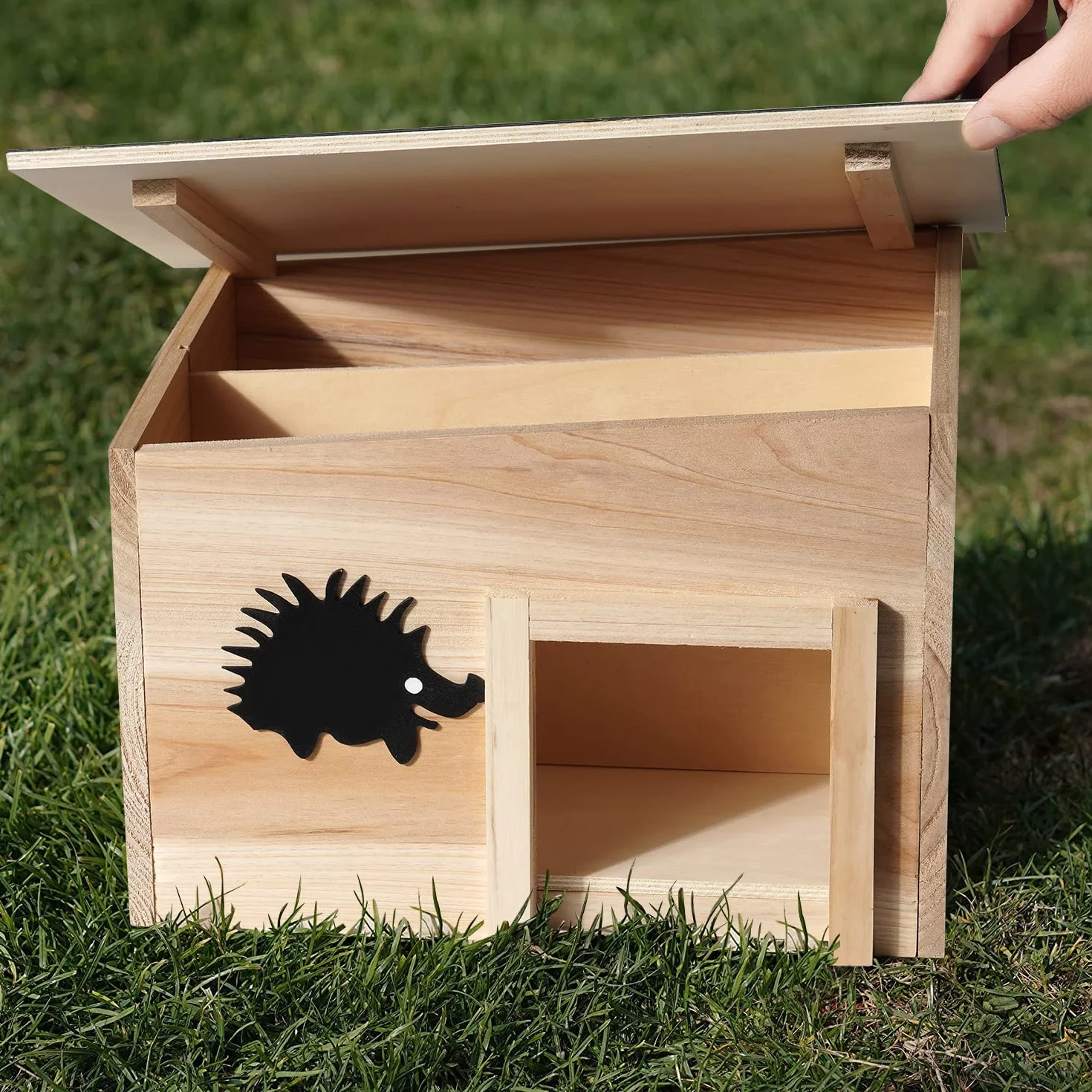 Maison pour hérisson en bois avec toit résistant aux intempéries, dimensions, entrée labyrinthe