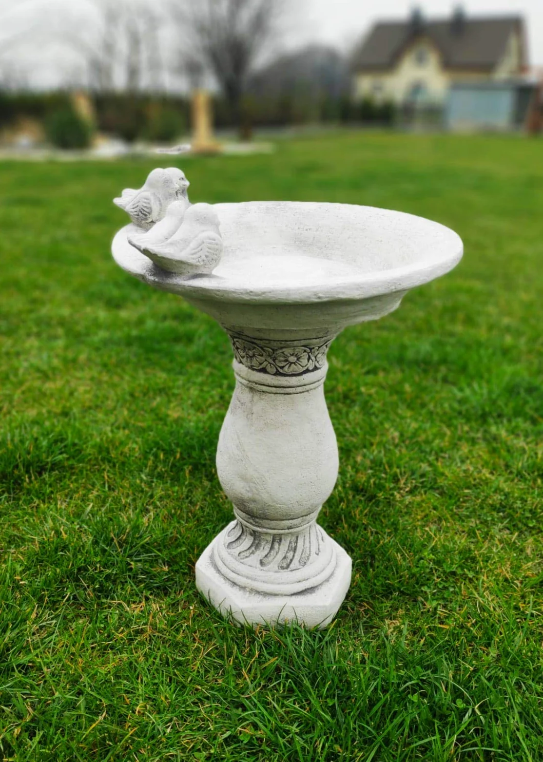 Décor d'ornement de Jardin en Pierre de Fonte - Bain d'oiseau sur la Colonne