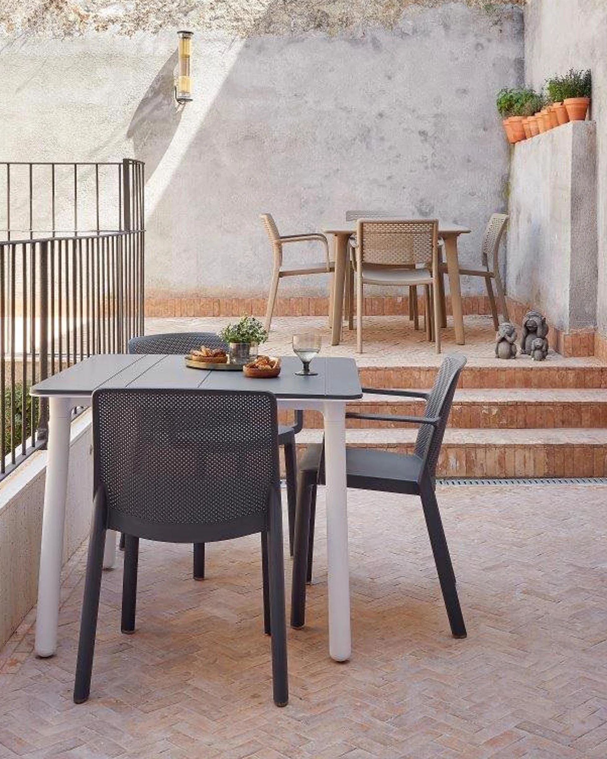 Resol Noa Table carrée Intérieure Extérieur 90x90 Jardin Terrasse Balcon Design Blanc