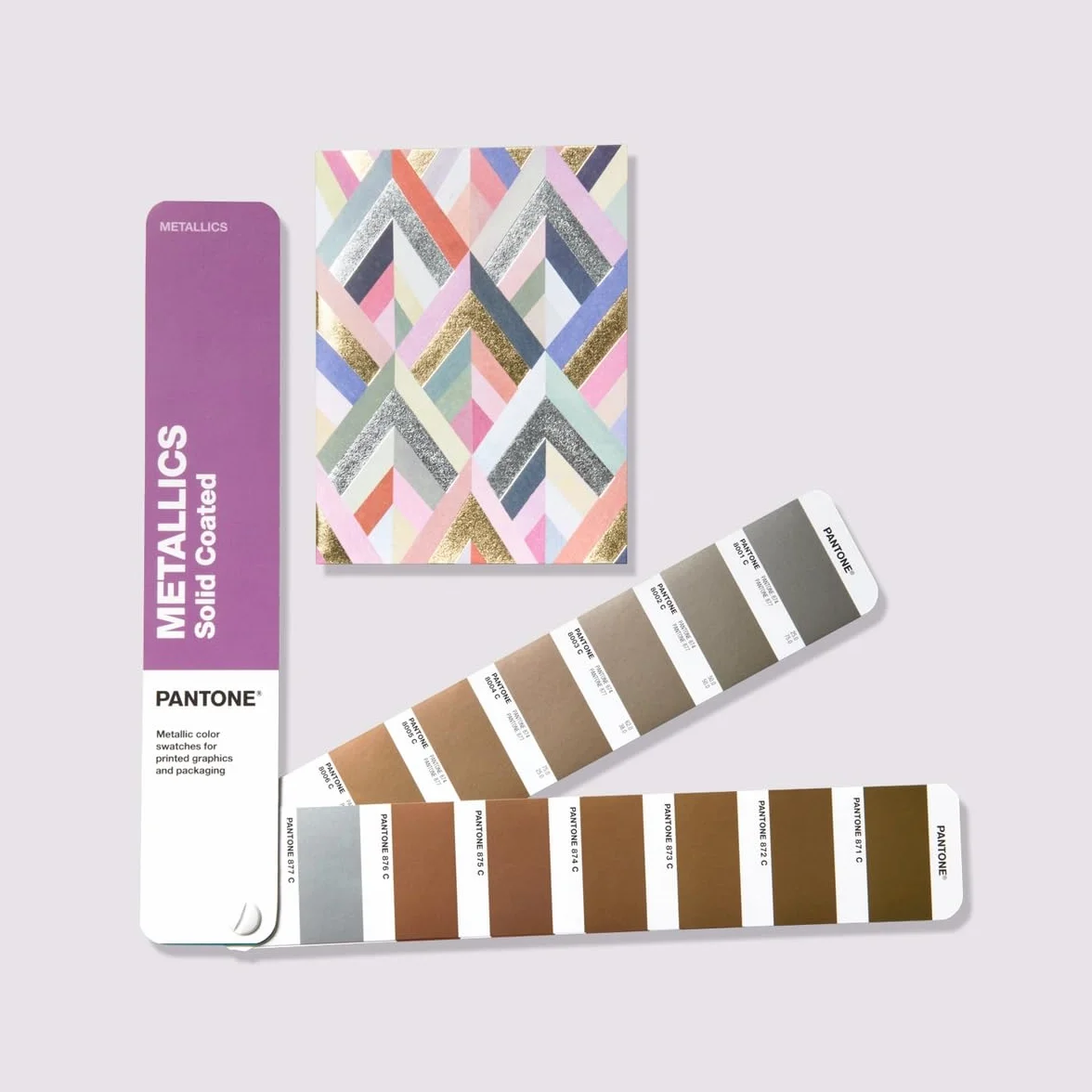 Pantone GP1605B Solid Guide Set - Formula Guide couché et non couché & classeurs d'échantillons Solid Chips