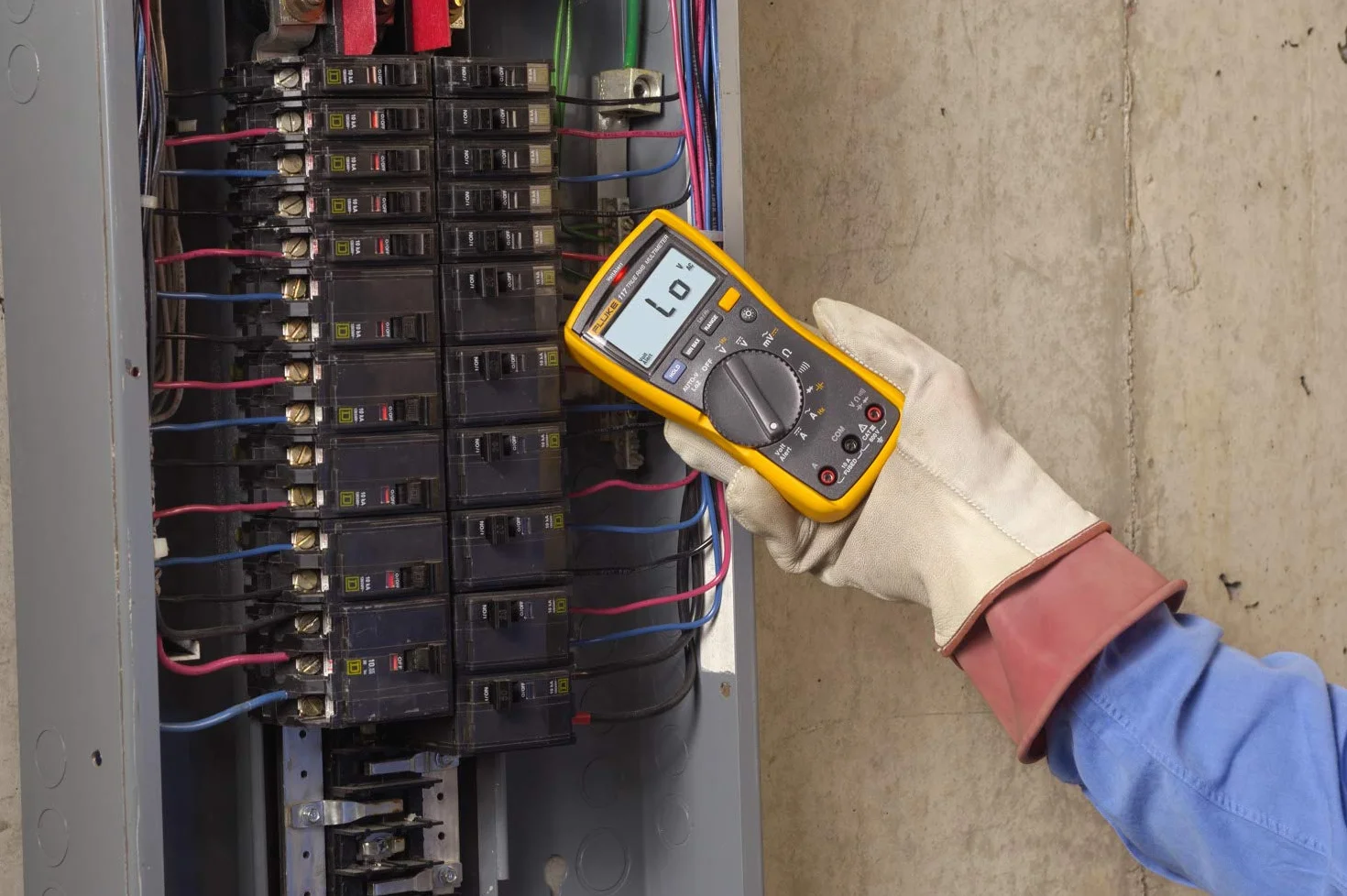 Fluke 117 Multimètre numérique avec mesure de tension sans contact