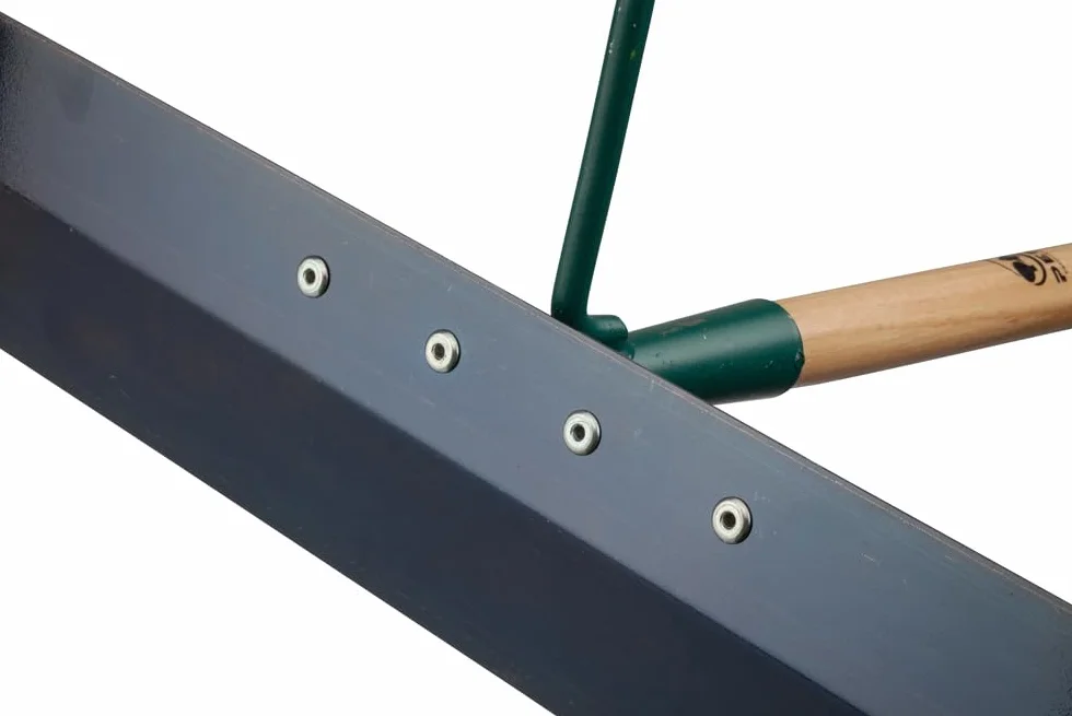 Leborgne Épandeur à Béton Batipro 50 cm Manche Bois PEFC Lame Acier Trempé