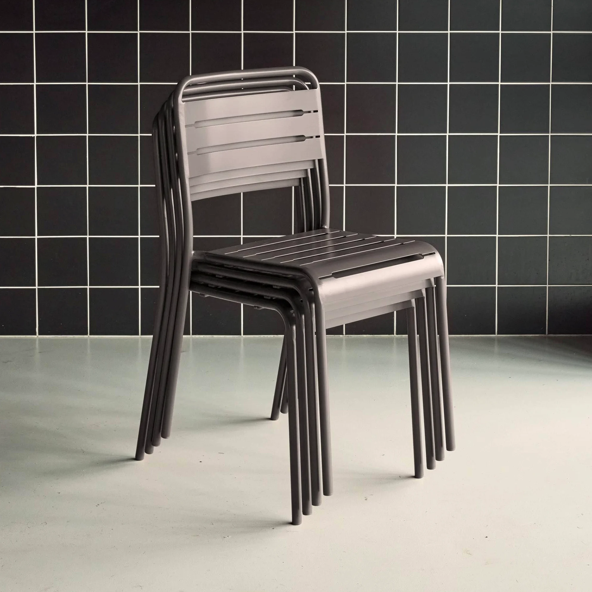 Alice's Garden - Lot de 4 chaises de Jardin Acier. 4 Places. Anthracite. Amelia. L44 x P52 x H79cm