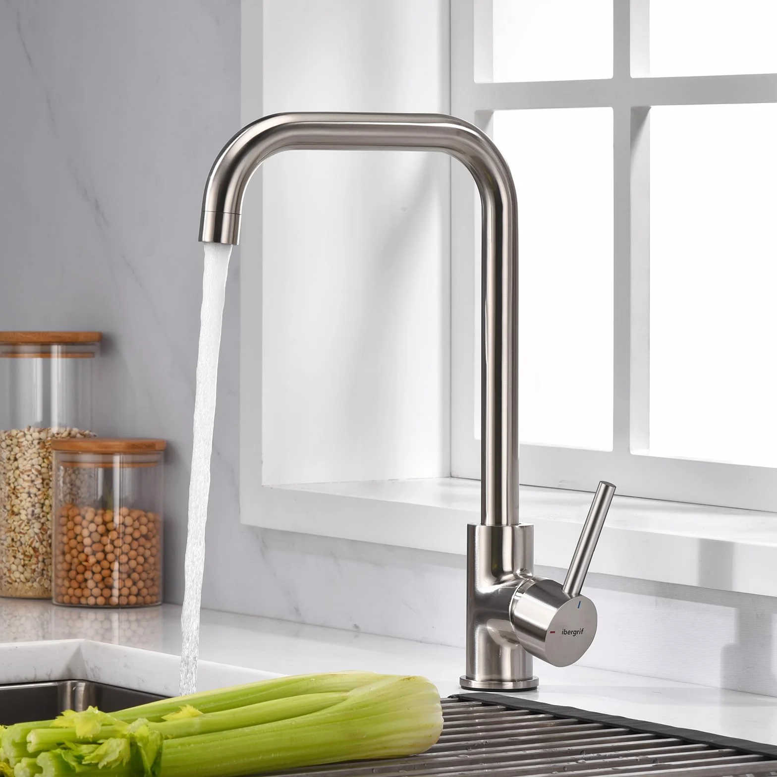 Ibergrif mitigeur monocommande acier inoxydable brossé pivotant 360° haute pression bec 28 cm design d'angle moderne