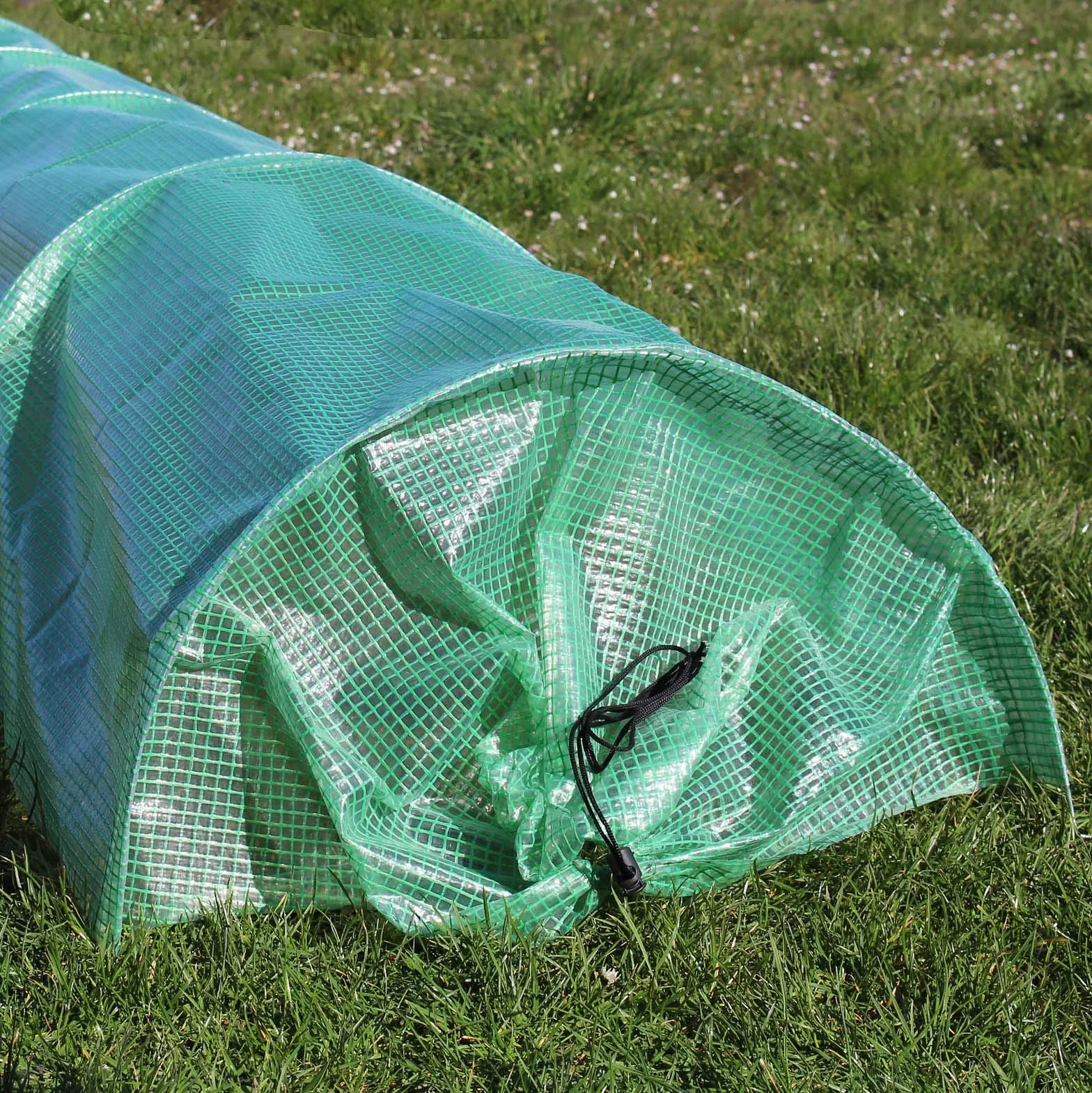 Wiltec Serre de Jardin de Sol – 300 x 65 x 45 cm – Vert – avec Film grillagé en PE – résistant Contre intempéries Rayons UV – Tunnel horticole pour Platebande Jardinage Potager Tomates Semis