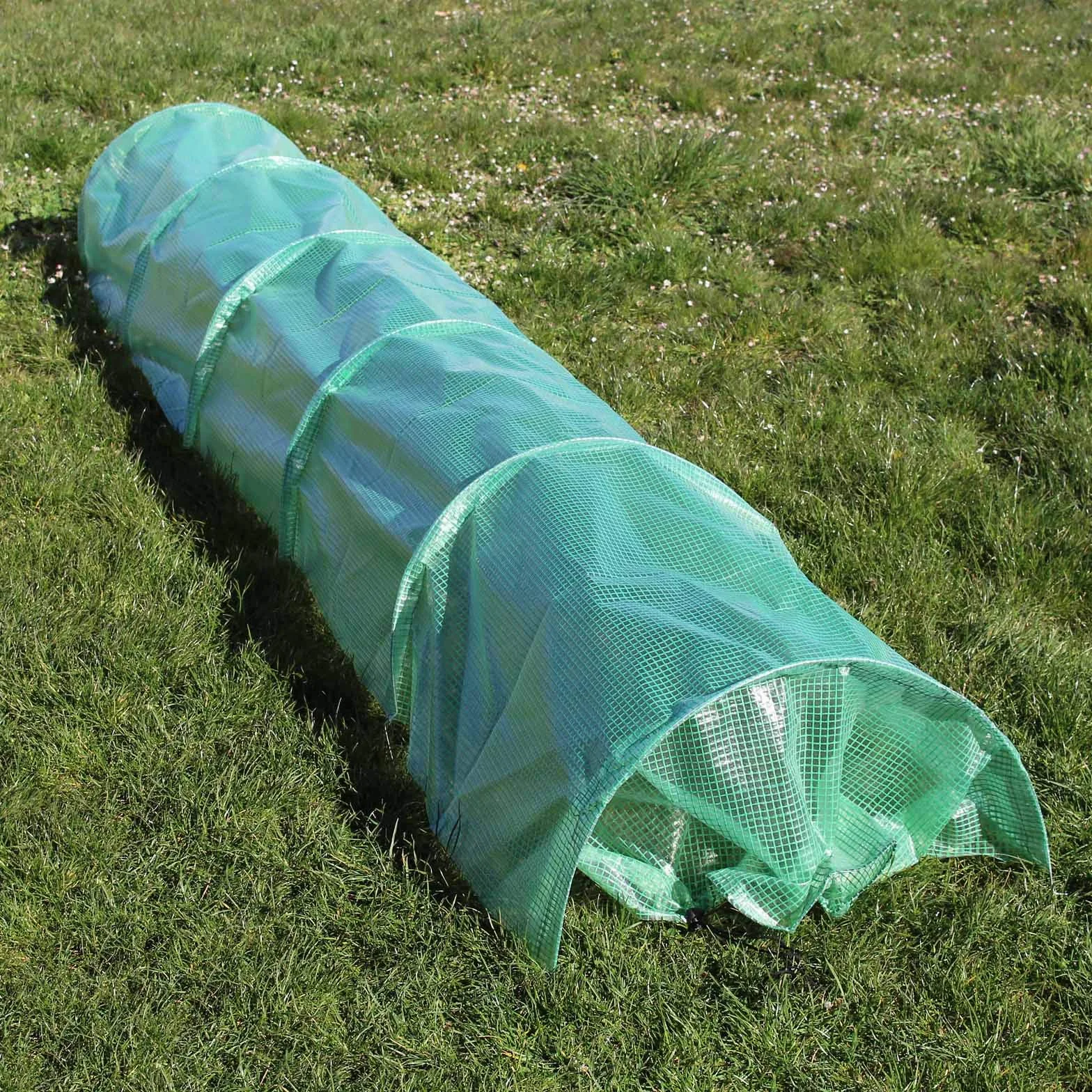 Wiltec Serre de Jardin de Sol – 300 x 65 x 45 cm – Vert – avec Film grillagé en PE – résistant Contre intempéries Rayons UV – Tunnel horticole pour Platebande Jardinage Potager Tomates Semis