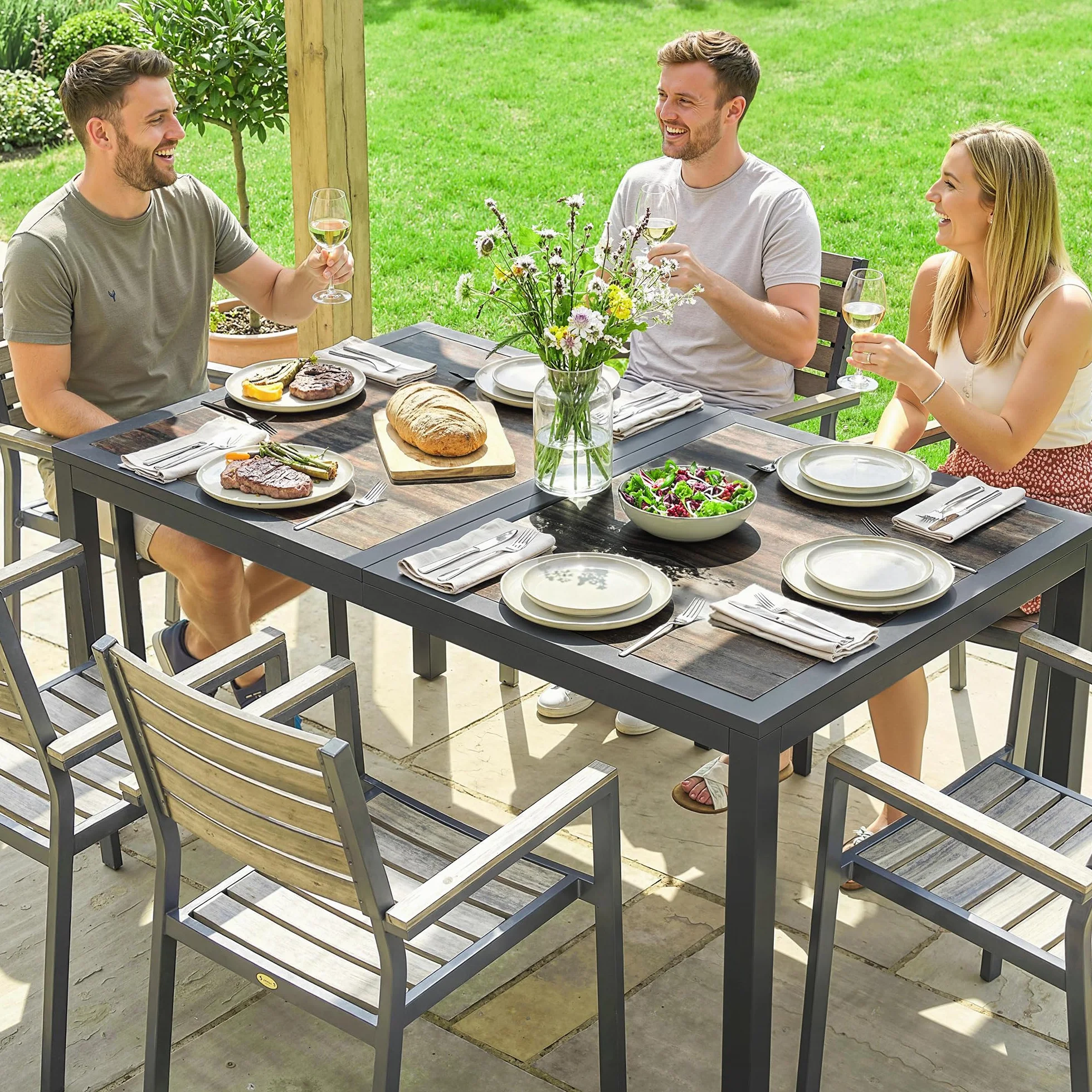 Outsunny Table de jardin rectangulaire extérieure 140x80x72 cm acier imitation bois gris foncé