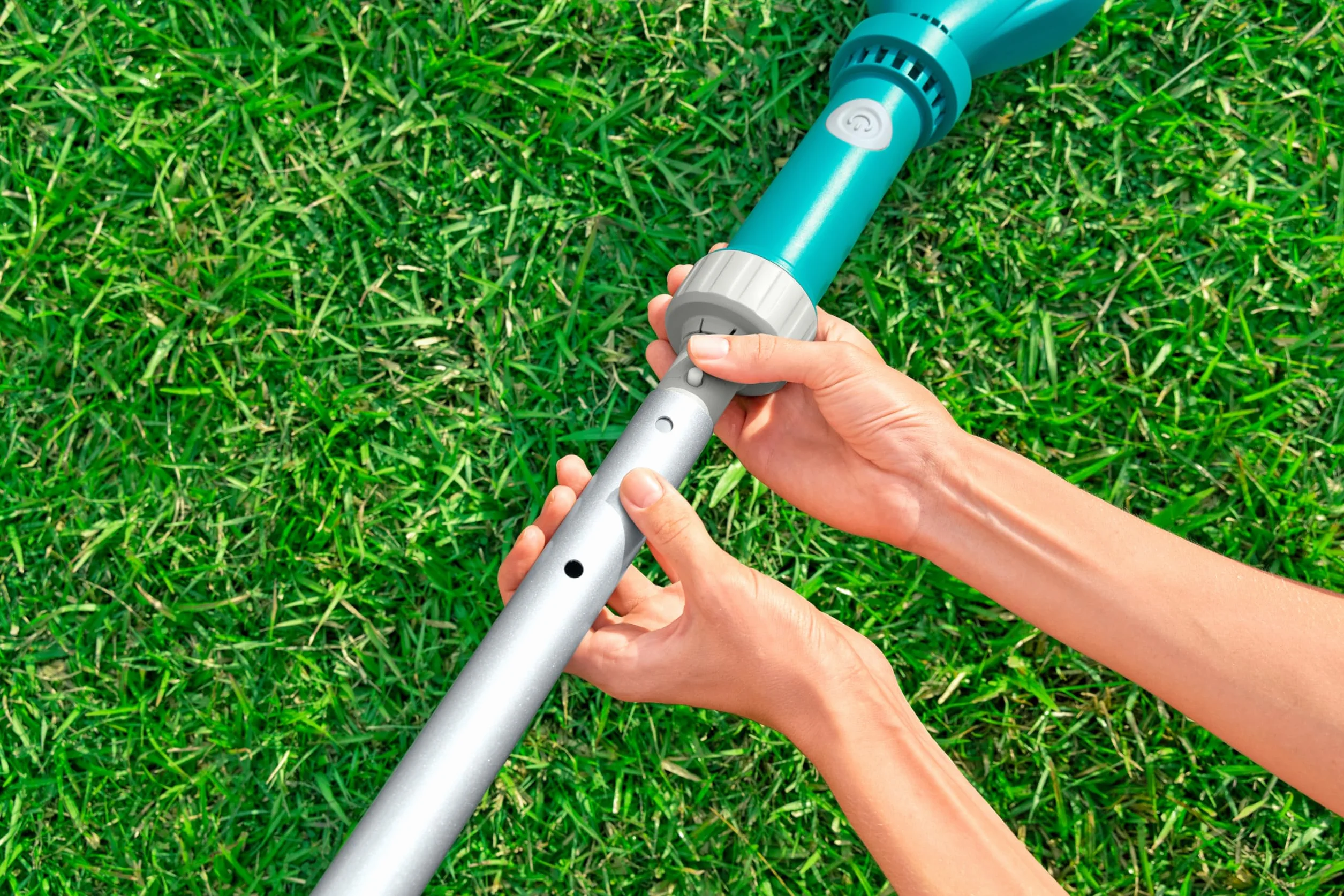 Aspirateur électrique Aquatech™ sans Fil pour piscines jusqu'à 3,05m