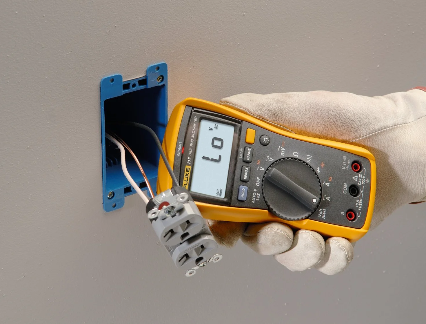 Fluke 117 Multimètre numérique avec mesure de tension sans contact
