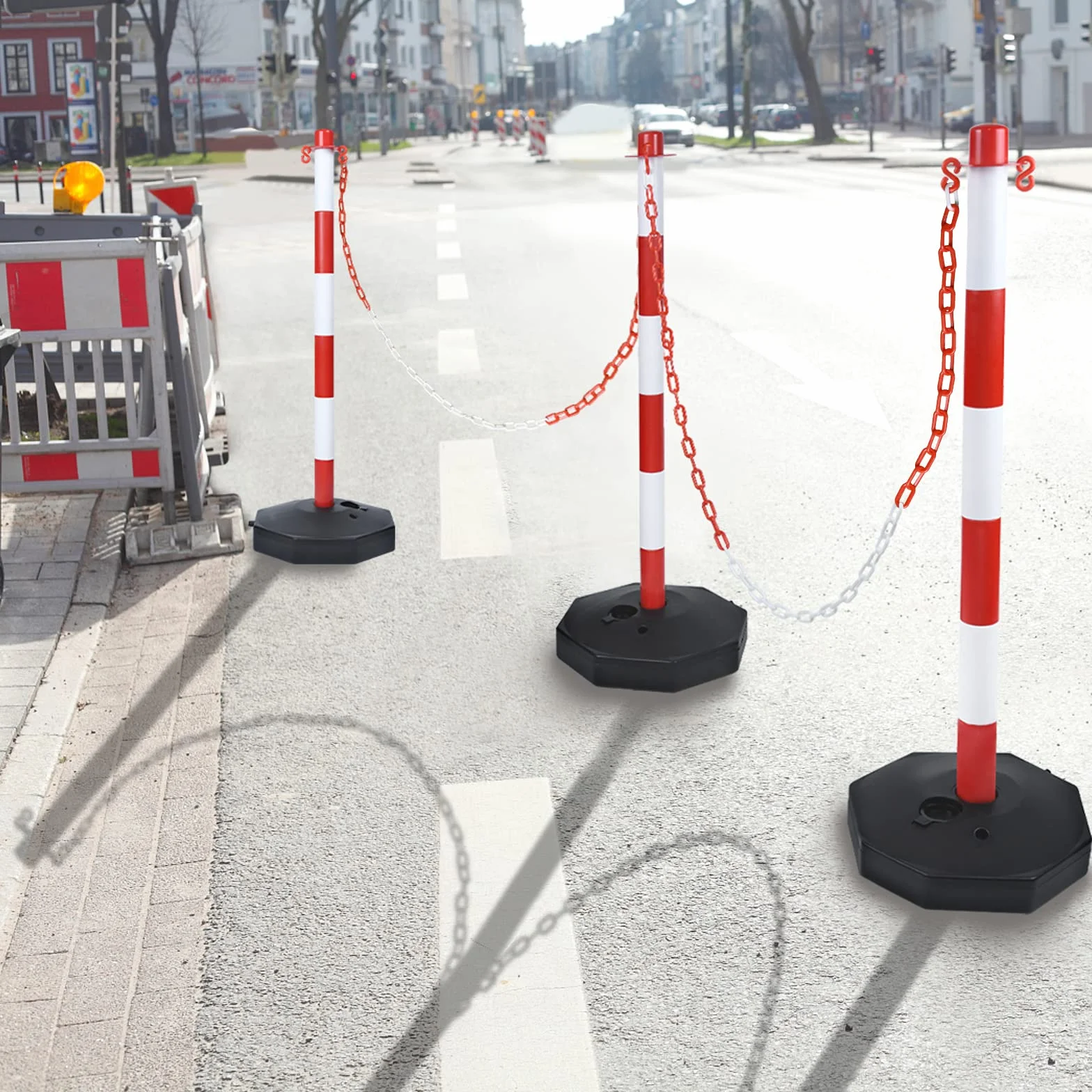 Poteaux de Barrière 2 pcs Potelets en Plastique avec Chaîne 140cm Poteau de Base PE PP 82cm Flexible Signalisation Cône Inclus Rouge+Blanc