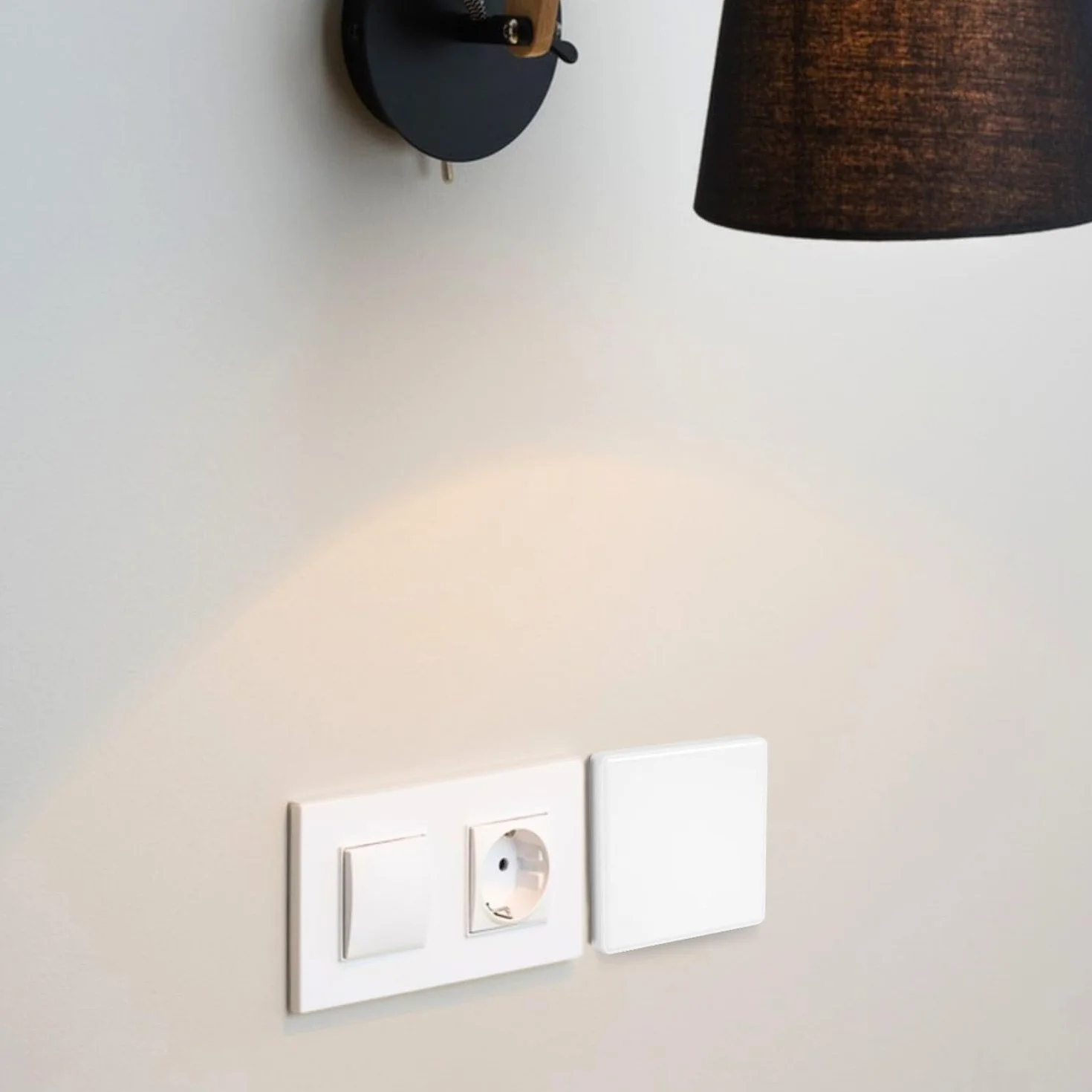Cache-prises blanc 8,6 x 8,6 cm pour boîtier encastré avec vis 4 pièces