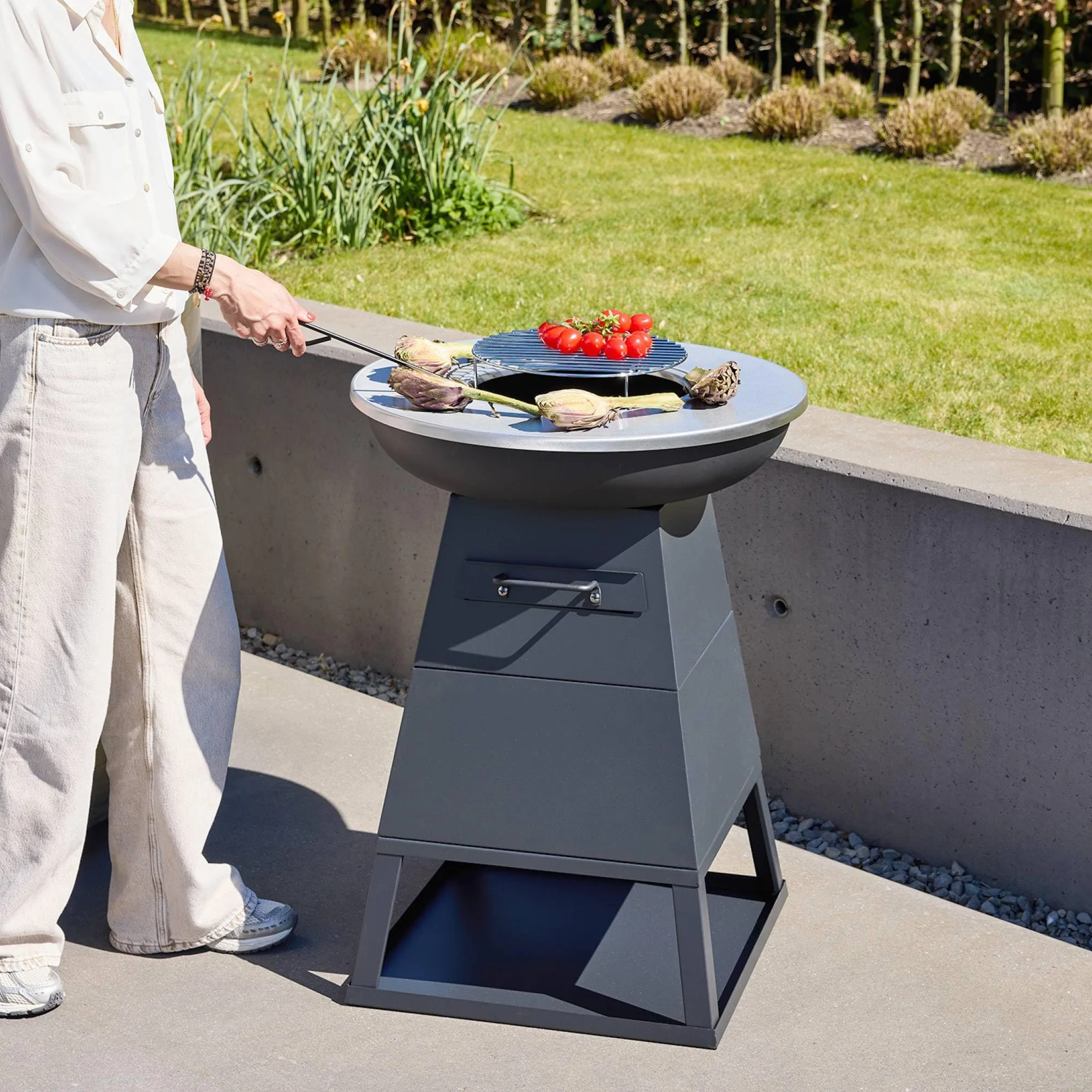 Sweeek Izalco Brasero Barbecue Ø59cm Noir Grille Cuisson Rangement