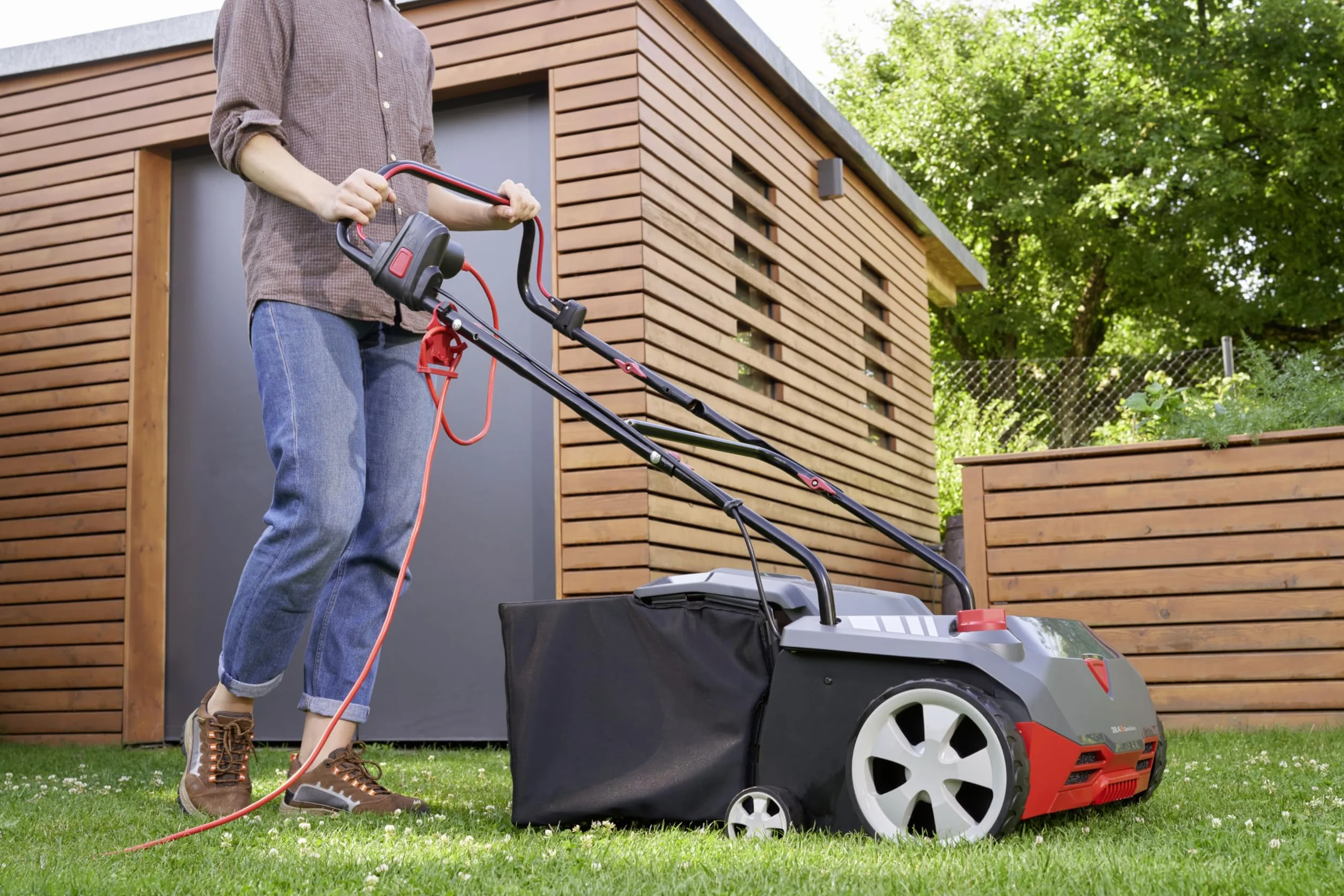 AL-KO Scarificateur électrique 38.4 E Combi Care, Puissance du Moteur de 1400 W, Largeur de Travail de 38 cm, Sac de 55 L, pour Gazon jusqu'à 800 m²