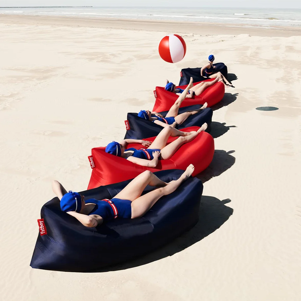 Fatboy® Lamzac 3.0 Canapé/Pouf/Sofa Gonflable | Bleu foncé | Hamac rempli d'air | pour l'extérieur (Plage, Jardin ou Piscine) | 200 x 90 x 50 cm
