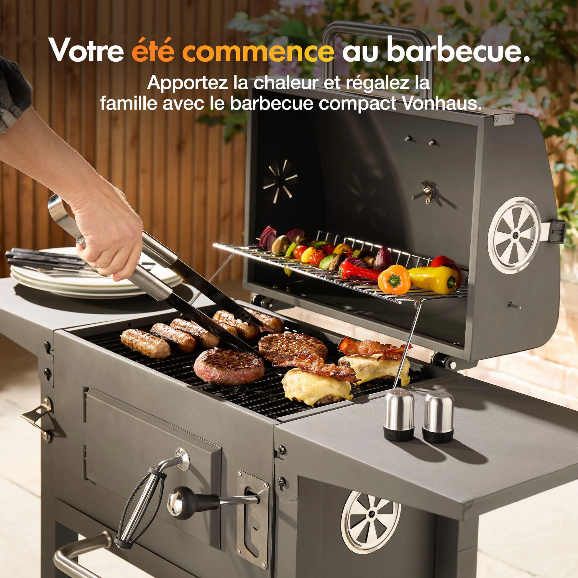 VonHaus Barbecue au Charbon – Barbecue avec Grille Chauffante, Hauteur Réglable, Thermomètre – Portable, Bac à Cendres, Étagère, 2 Tables Latérales Pliables, Roues – Viande, Poisson & Légumes