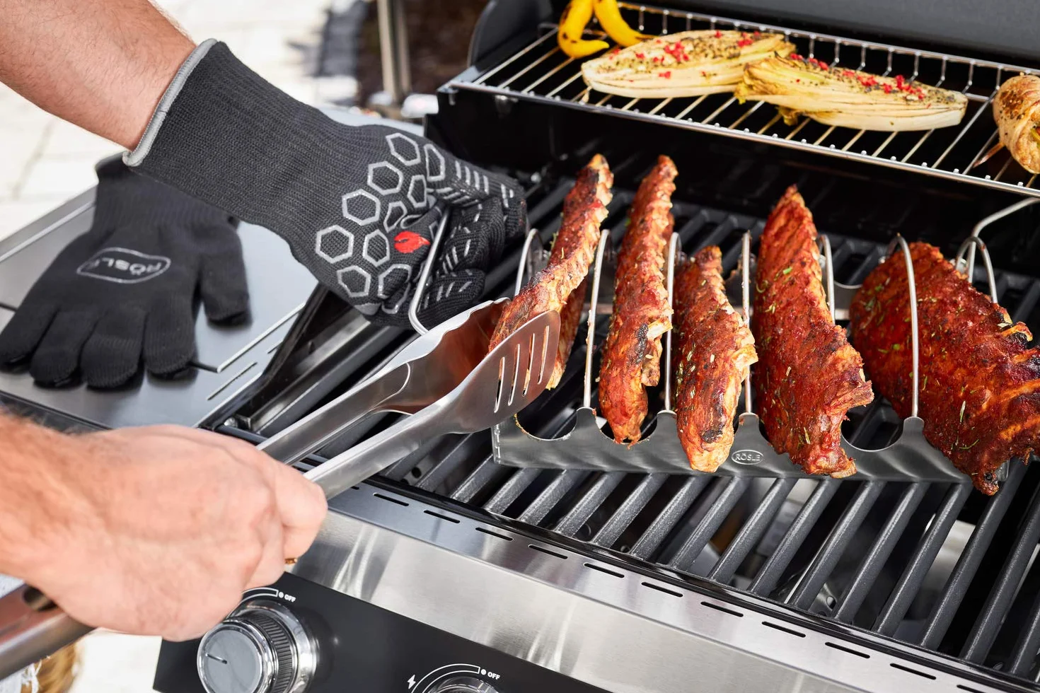 RÖSLE Pince à barbecue premium, de haute qualité avec grande surface pour retourner les aliments, système de fermeture breveté, acier inoxydable 18/10, lavable au lave-vaisselle