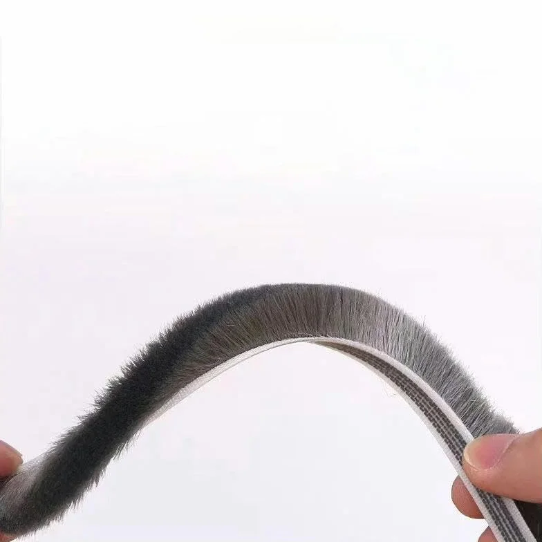 Joint d'étanchéité auto-adhésif en poils de laine pour porte et fenêtre 7/9 x 5 mm 9 mm 12 mm 15 mm 23 mm Gris Blanc Brun-gris