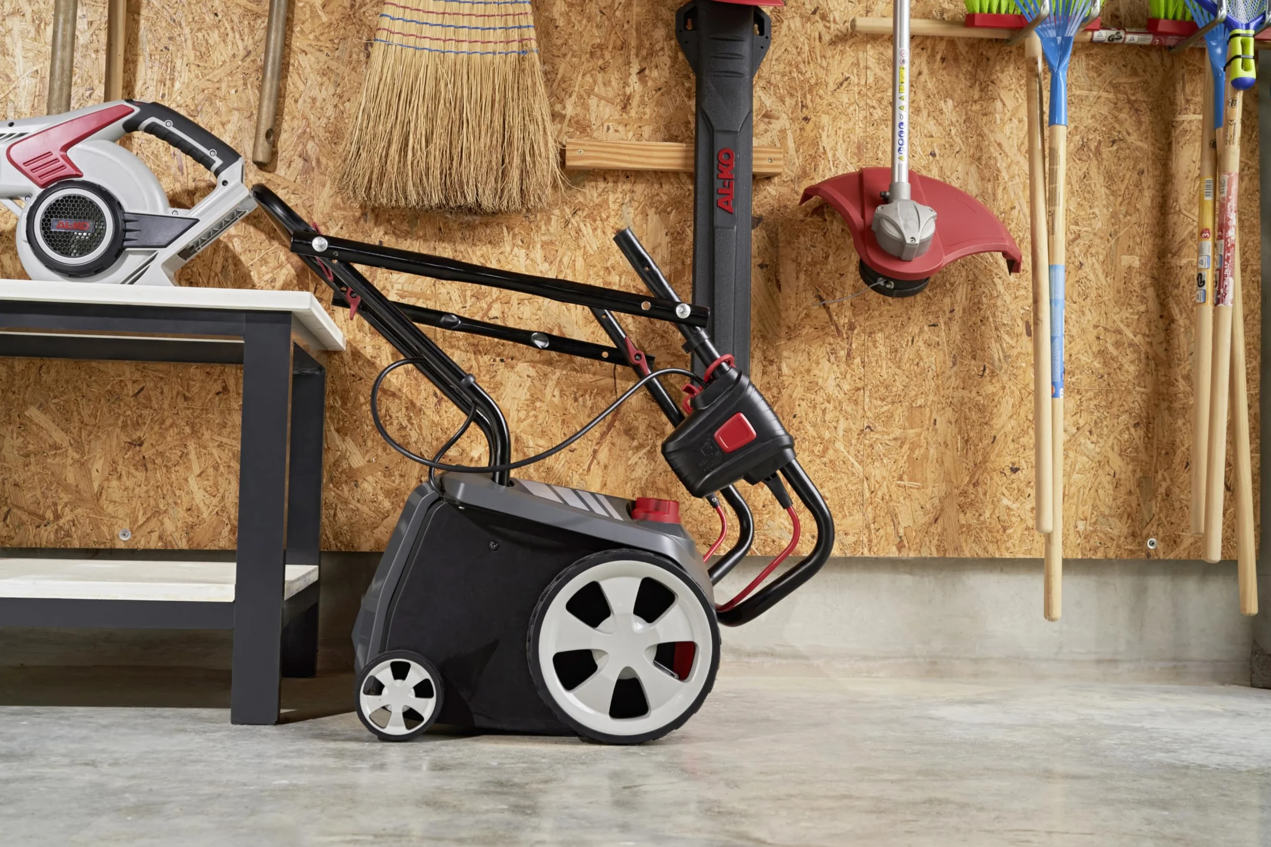 AL-KO Scarificateur électrique 38.4 E Combi Care, Puissance du Moteur de 1400 W, Largeur de Travail de 38 cm, Sac de 55 L, pour Gazon jusqu'à 800 m²