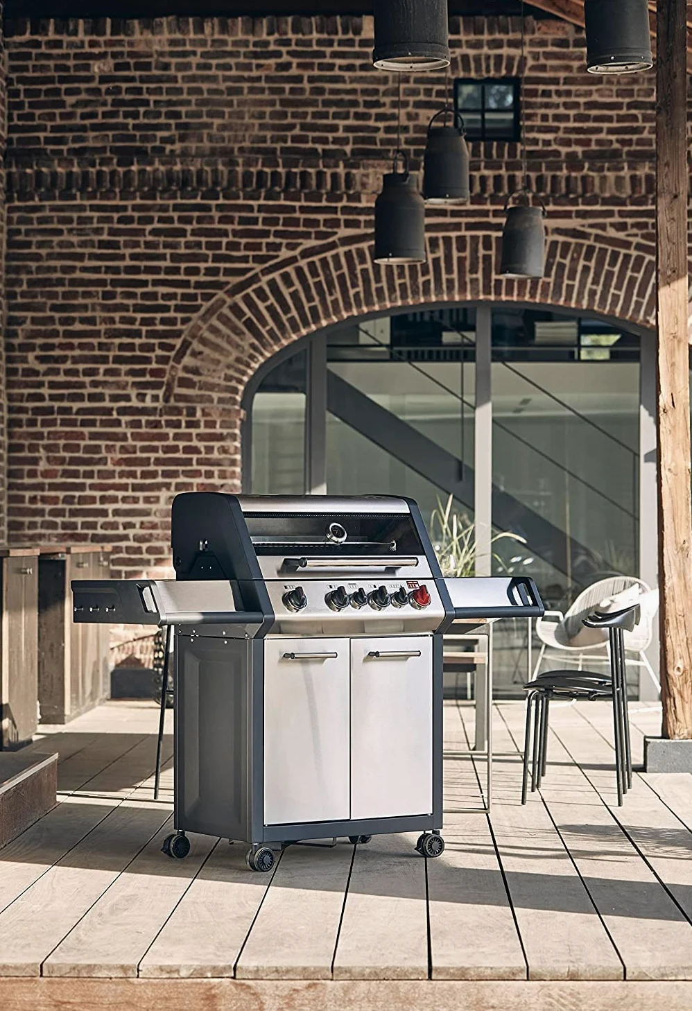 ENDERS - Barbecue Monroe Pro 4 SIK Turbo - 4 brûleurs dont 1 Turbo Zone - 1 brûleur arrière infrarouge - 1 brûleur latéral - Simple Clean - Switch Grid - Jusqu'à 14 convives - 21,1 kW