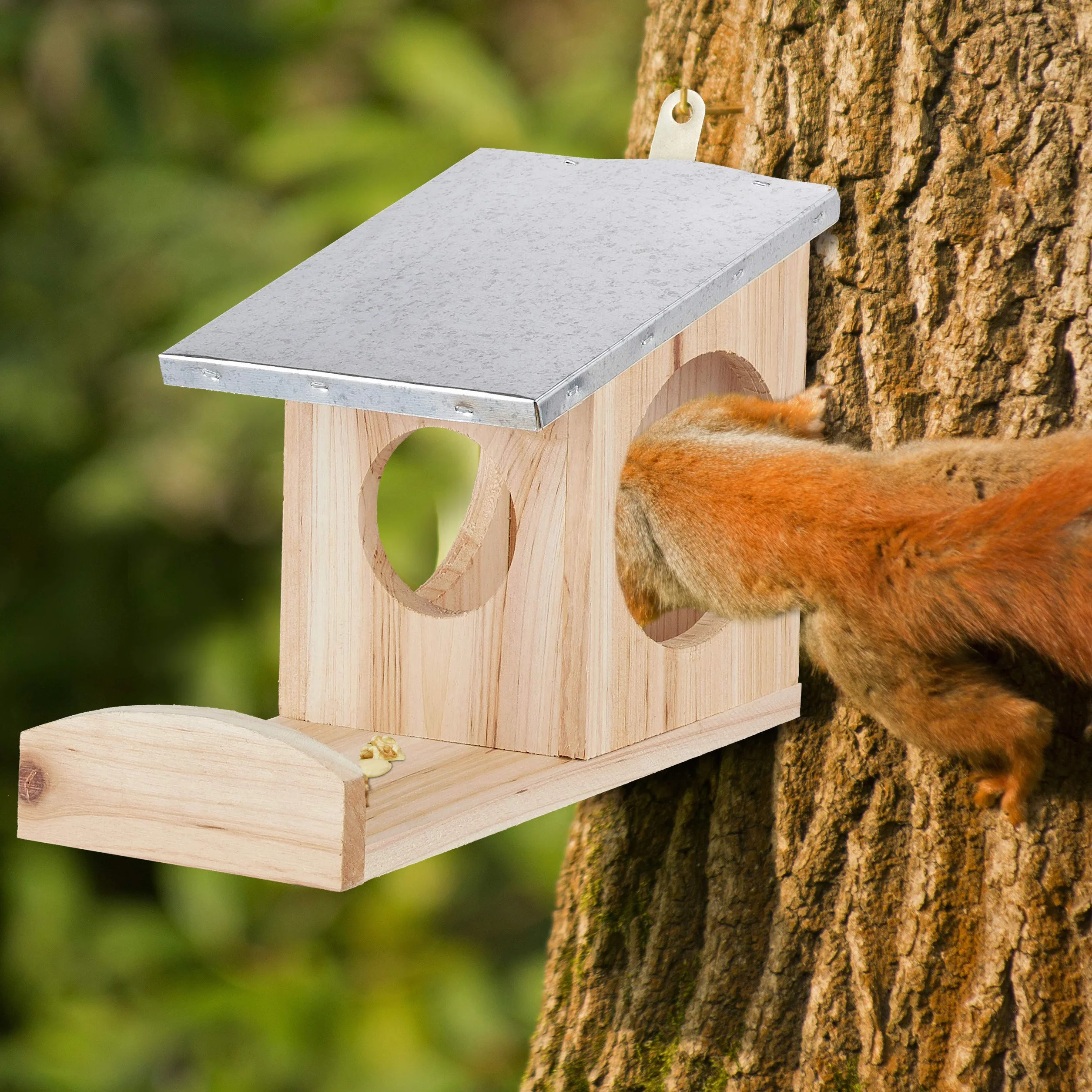 Relaxdays Mangeoire pour écureuils, Hotte en Bois, Toit métallique étanche, à accrocher, pour Le Jardin, Effet flammé, Marron